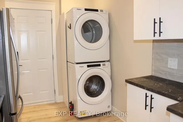 9 Kent St, Smiths Falls 4