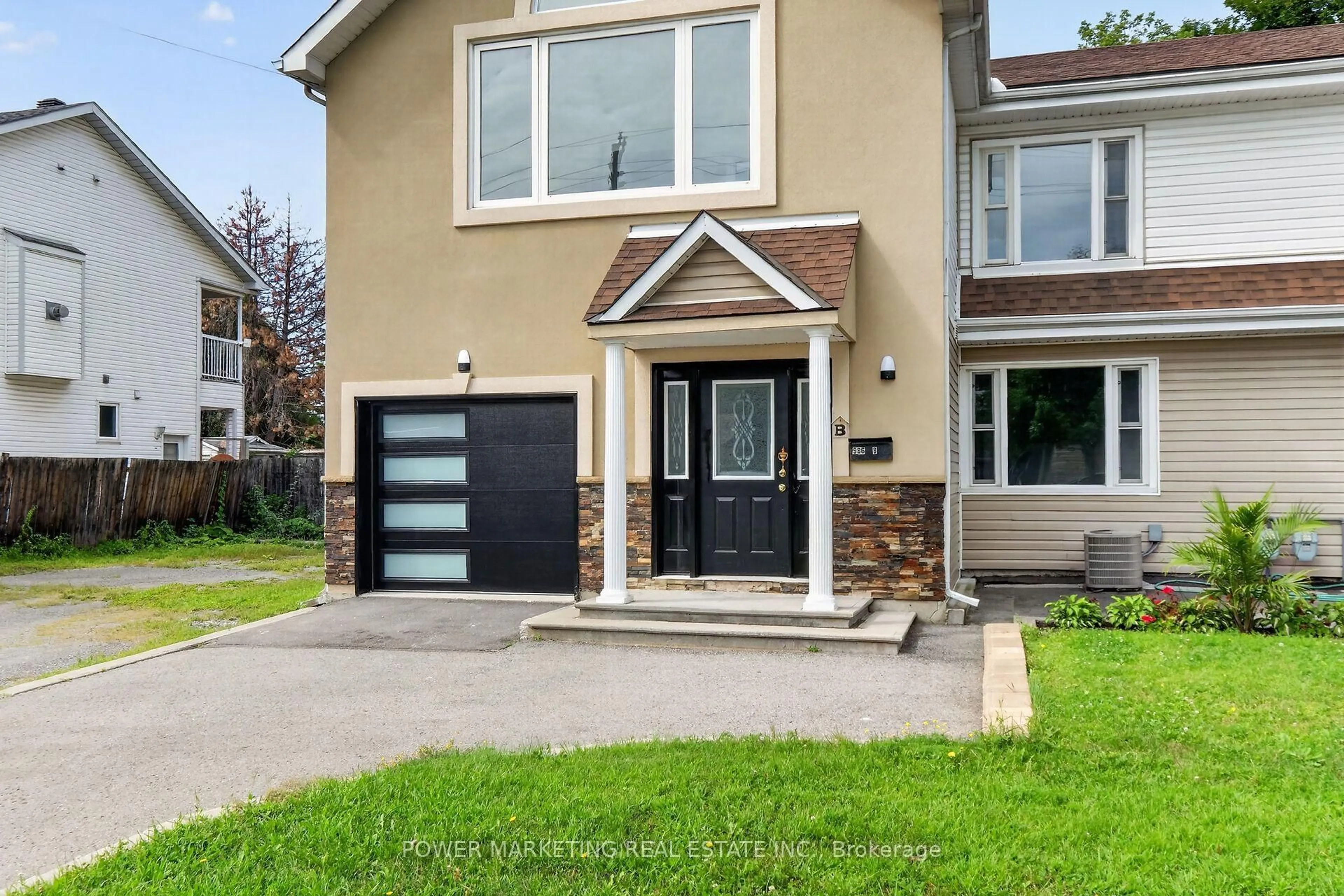 Home with brick exterior material, street for 986 LAPORTE St, Gloucester Ontario K1J 7B4
