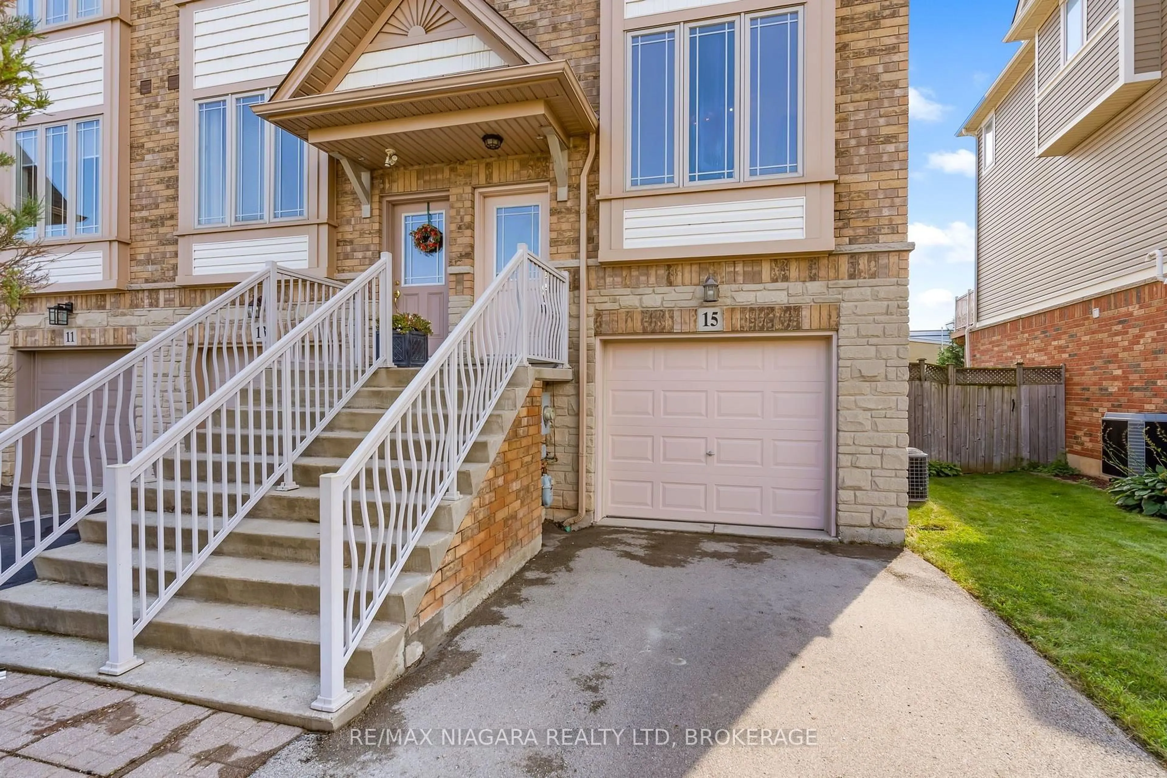 Unknown for 15 Hemlock Way, Grimsby Ontario L3M 0A7