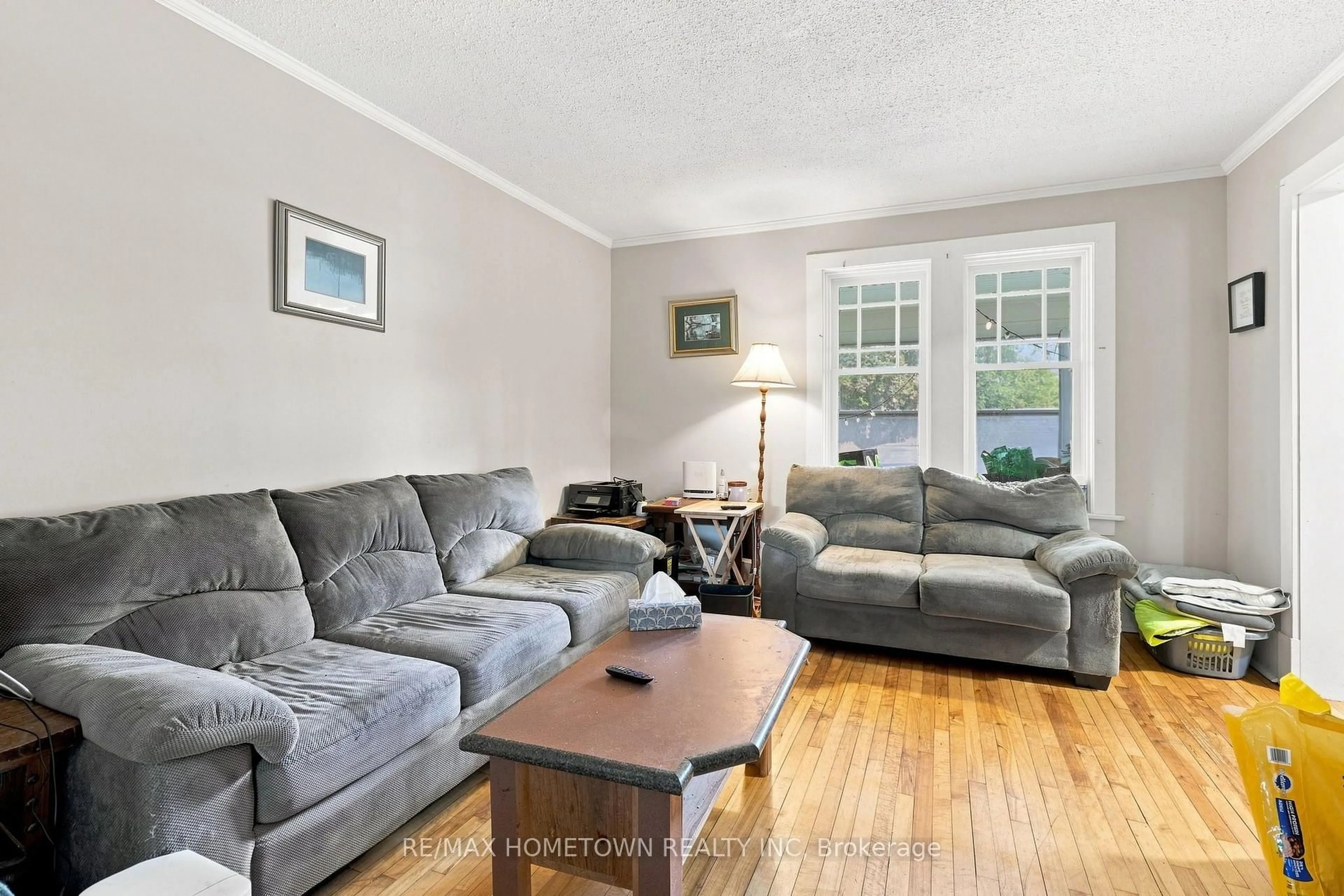 Living room with furniture, unknown for 146 Park St, Prescott Ontario K0E 1T0