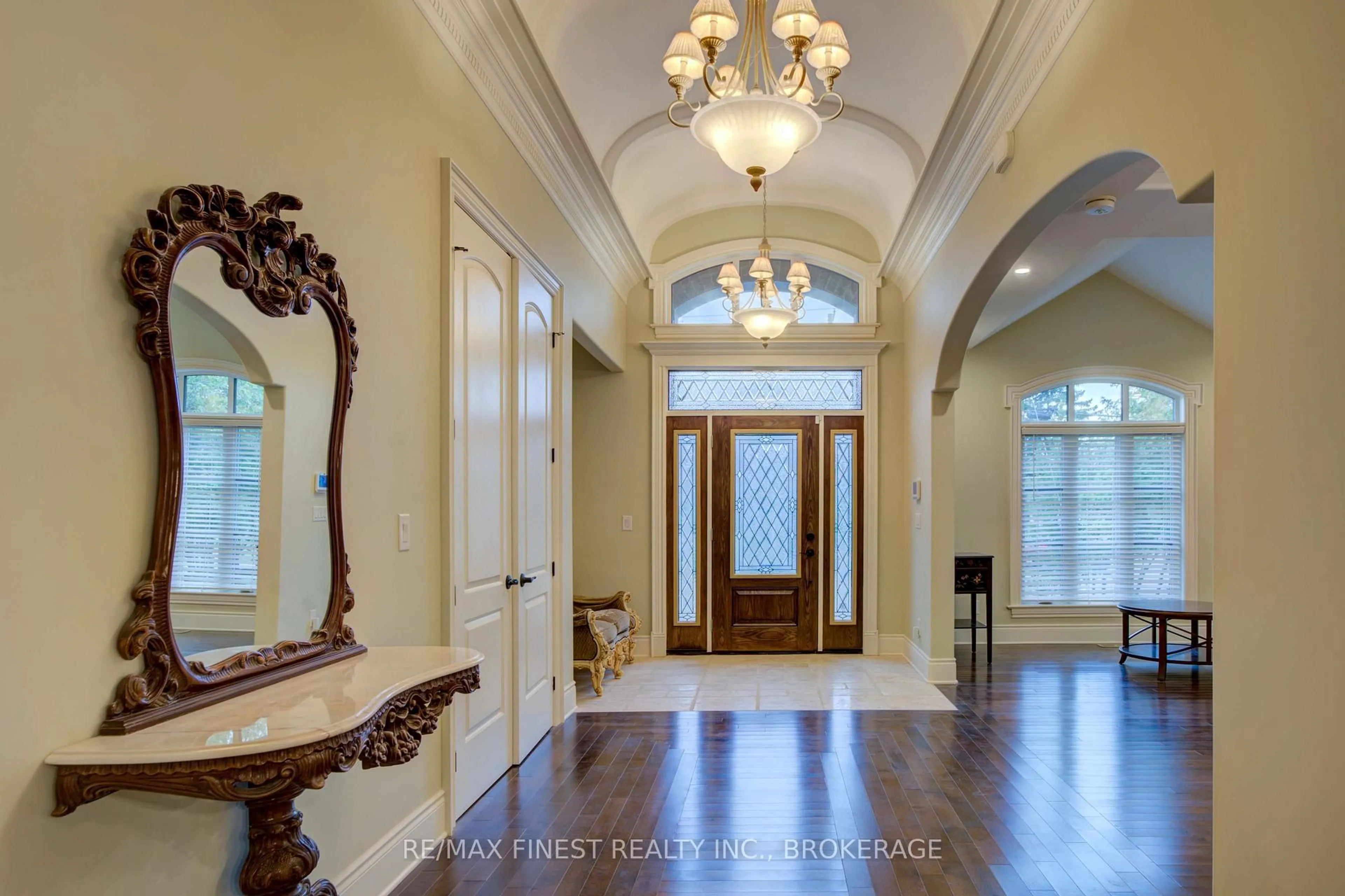 Indoor entryway for 43 Crerar Blvd, Kingston Ontario K7M 3P7