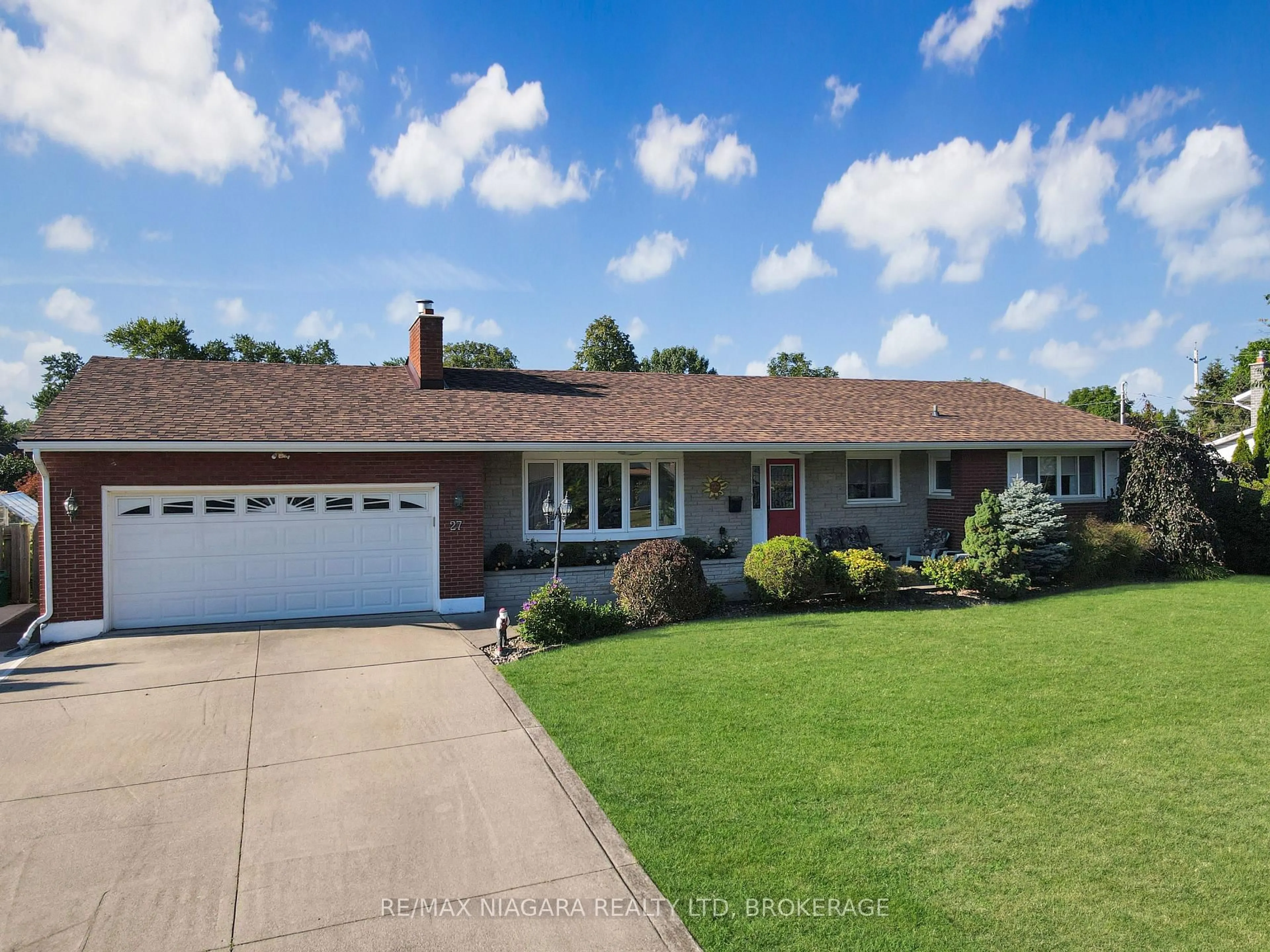 Home with brick exterior material, street for 27 Lindbergh Dr, Fort Erie Ontario L2A 2Z5
