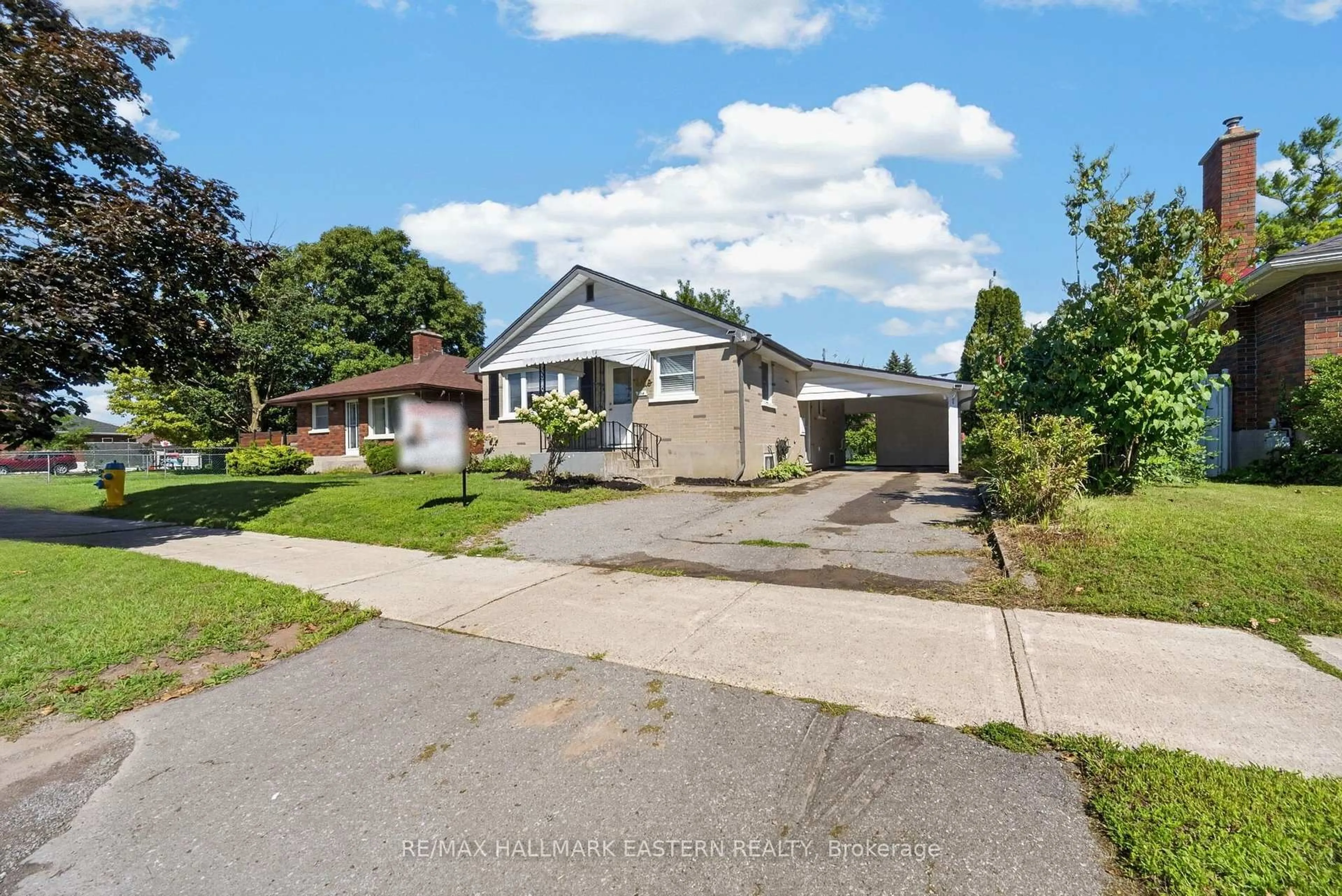 A pic from outside/outdoor area/front of a property/back of a property/a pic from drone, street for 754 CRAWFORD Pl, Peterborough Ontario K9J 3X3