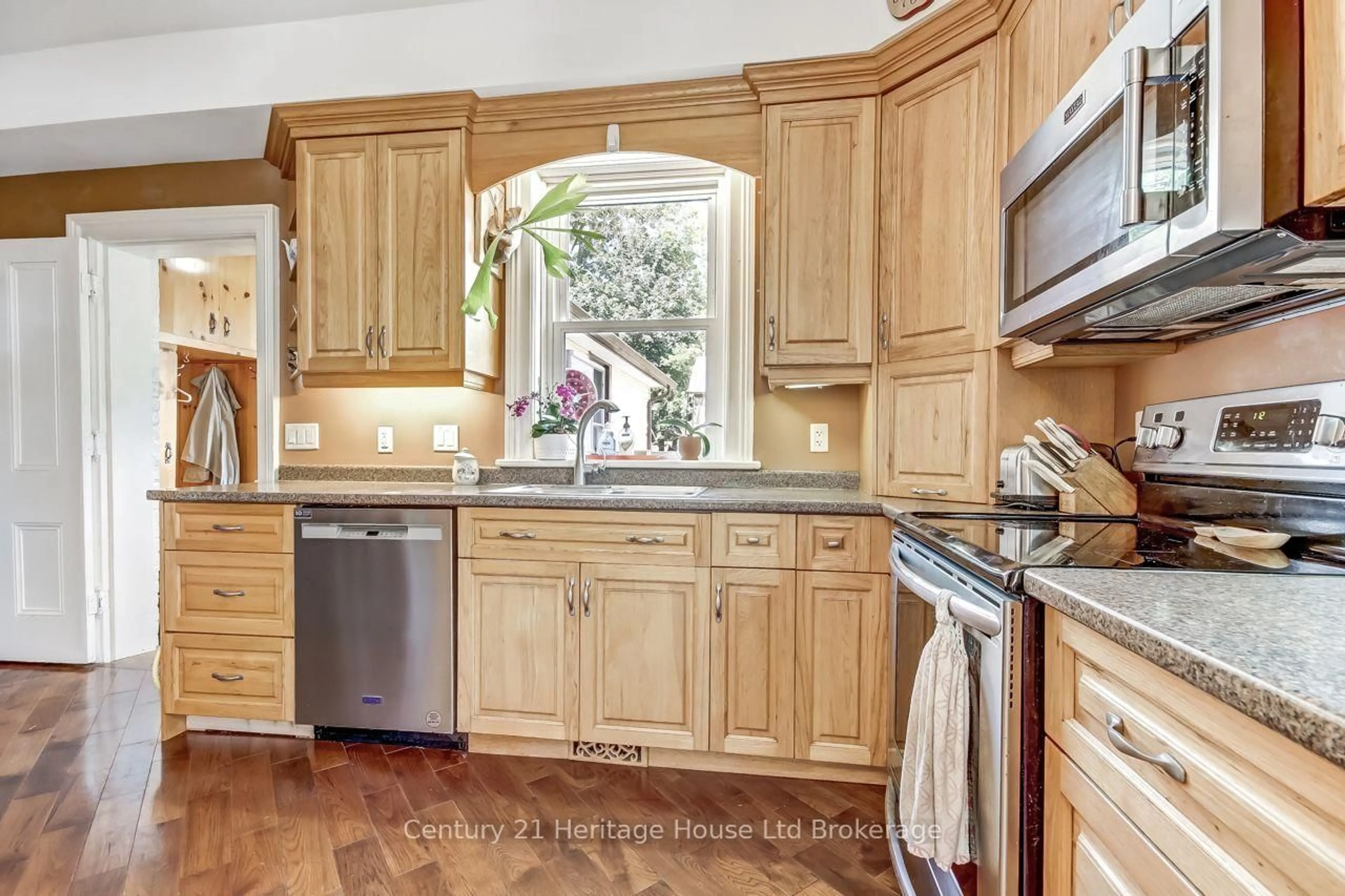 Open concept kitchen, unknown for 166 Dundas St, Zorra Ontario N0M 2M0