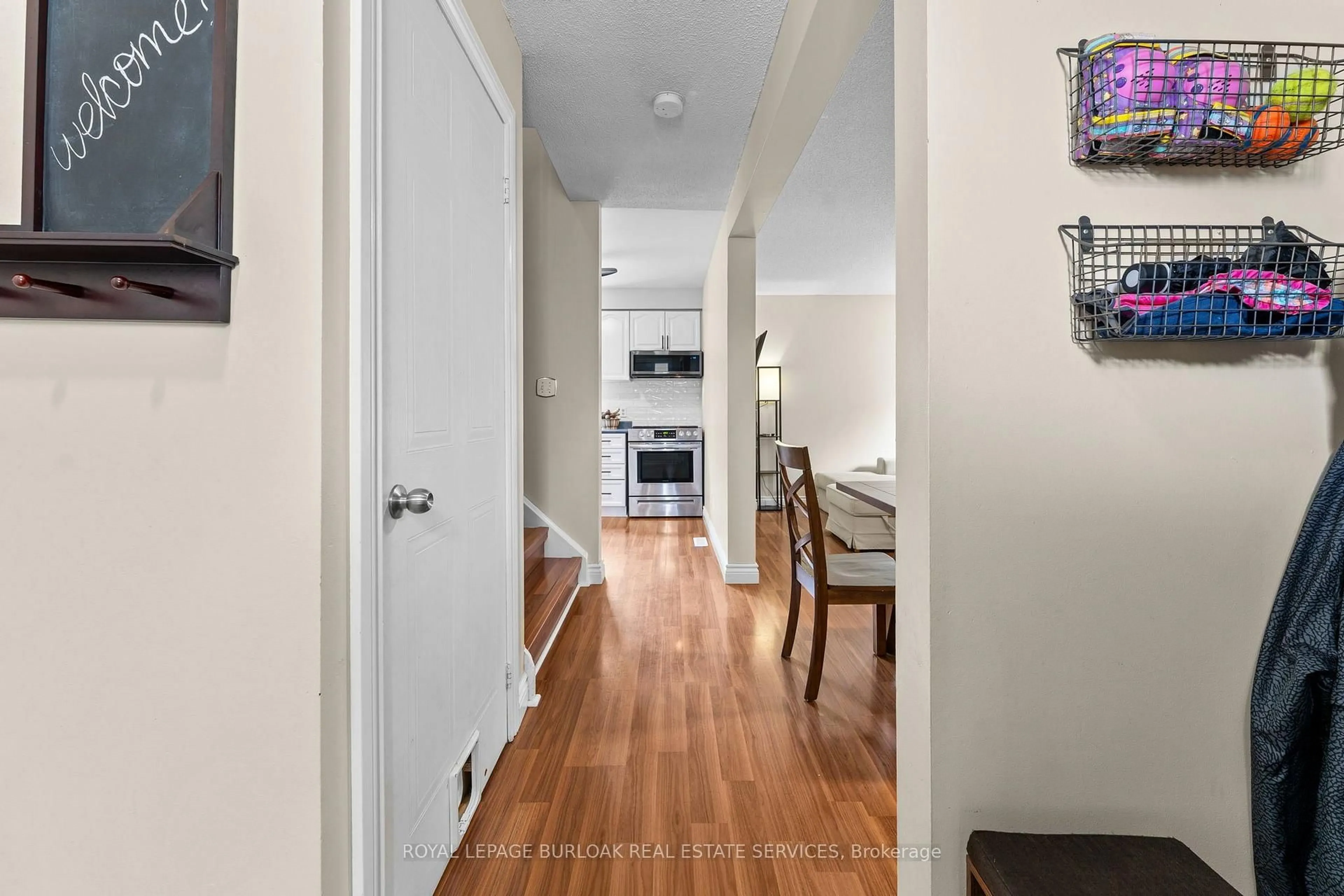 Indoor entryway for 465 Beechwood Pl #12, Waterloo Ontario N2T 2N8