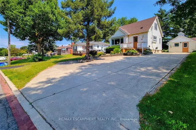 42 LAKE Ave, Hamilton 3