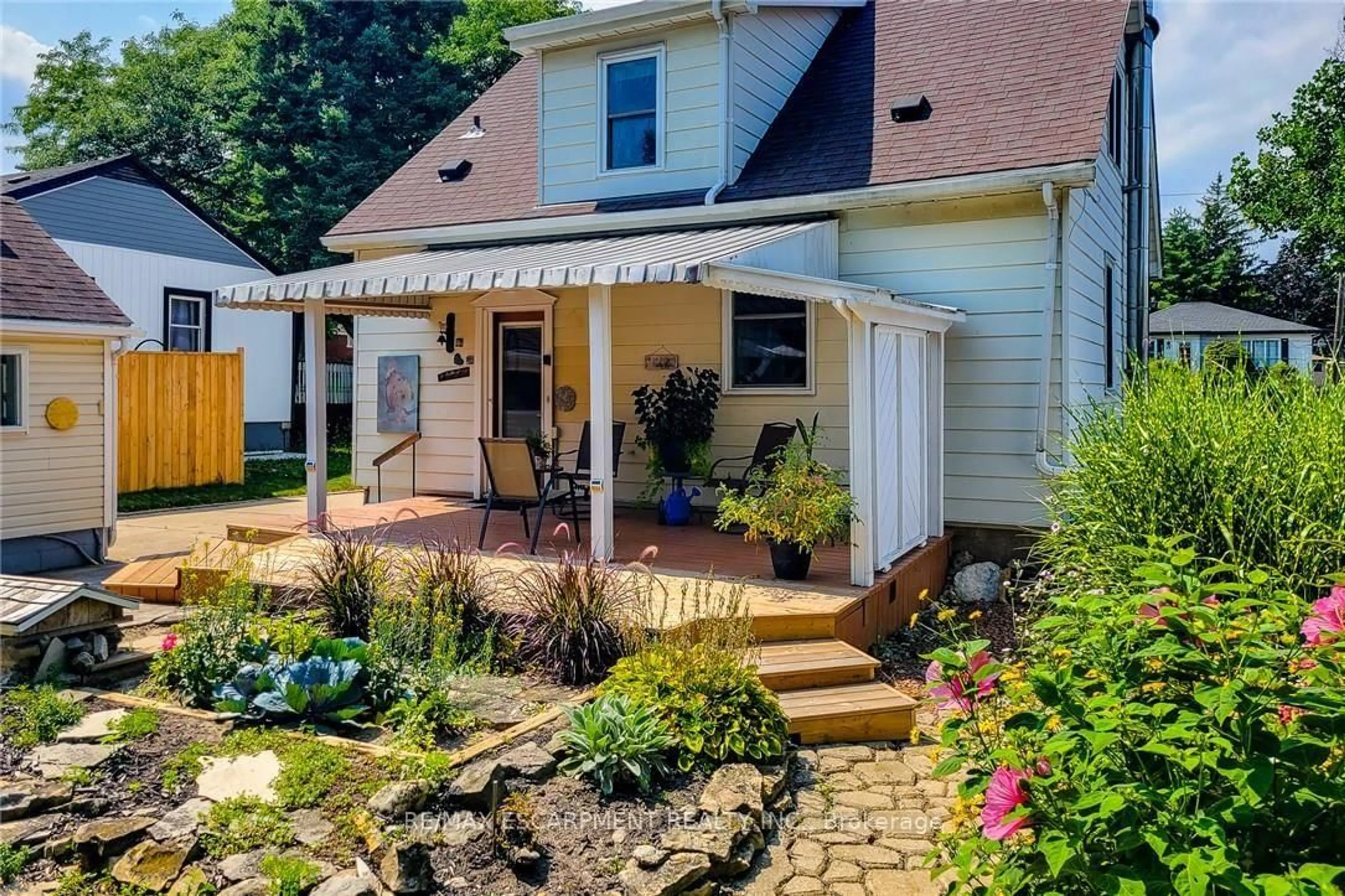 Unknown for 42 LAKE Ave, Hamilton Ontario L8E 1L3