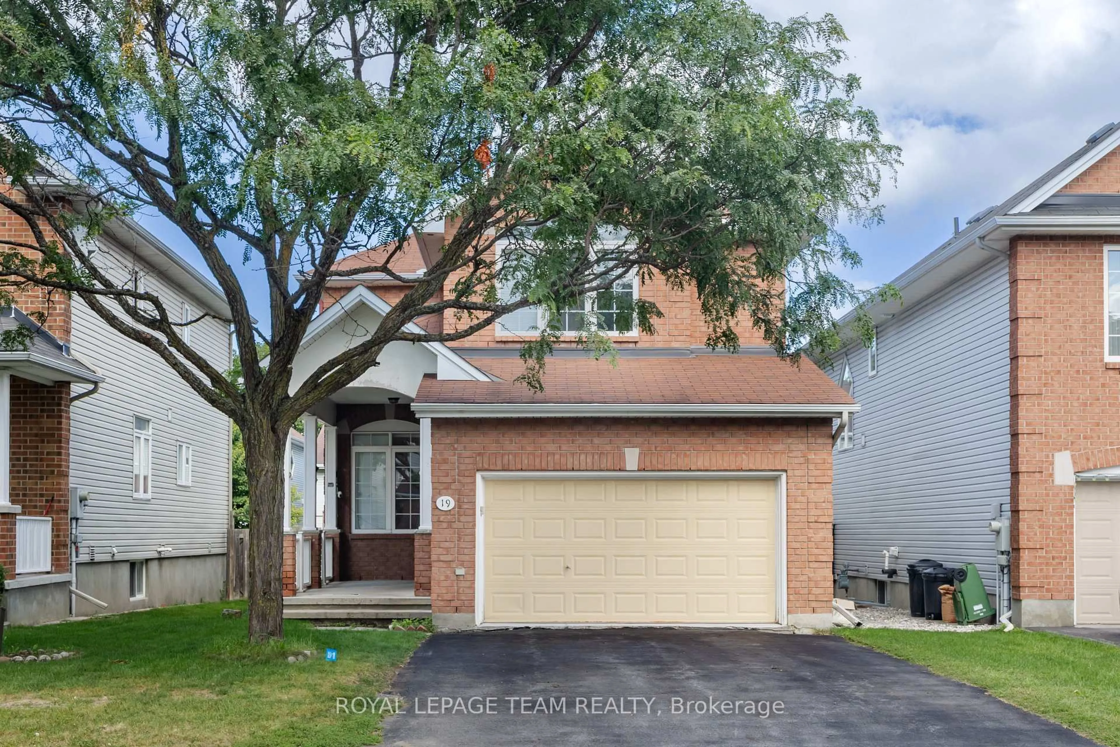 Home with brick exterior material, street for 19 Dunn St, Kanata Ontario K2K 3J8