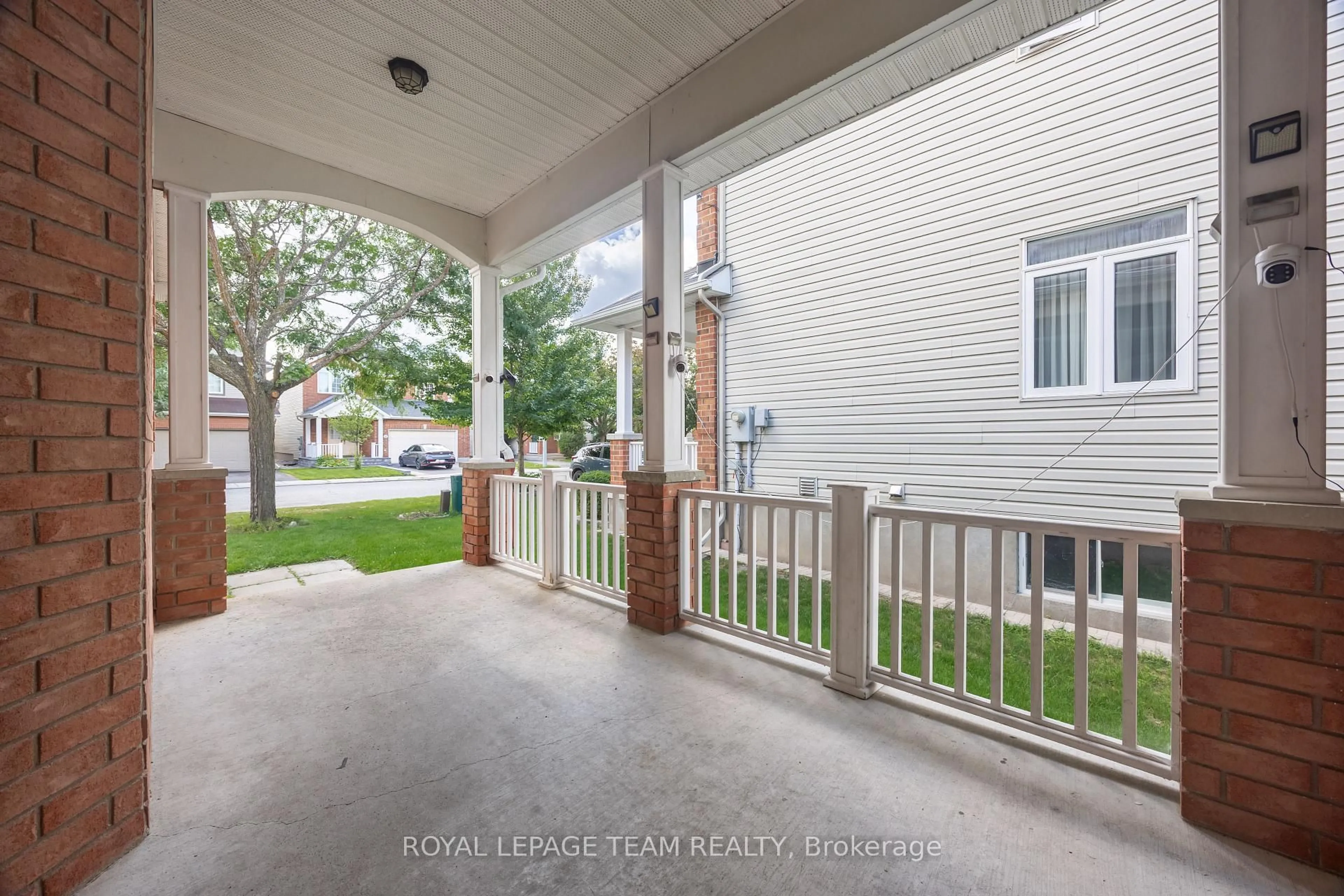 Unknown for 19 Dunn St, Kanata Ontario K2K 3J8