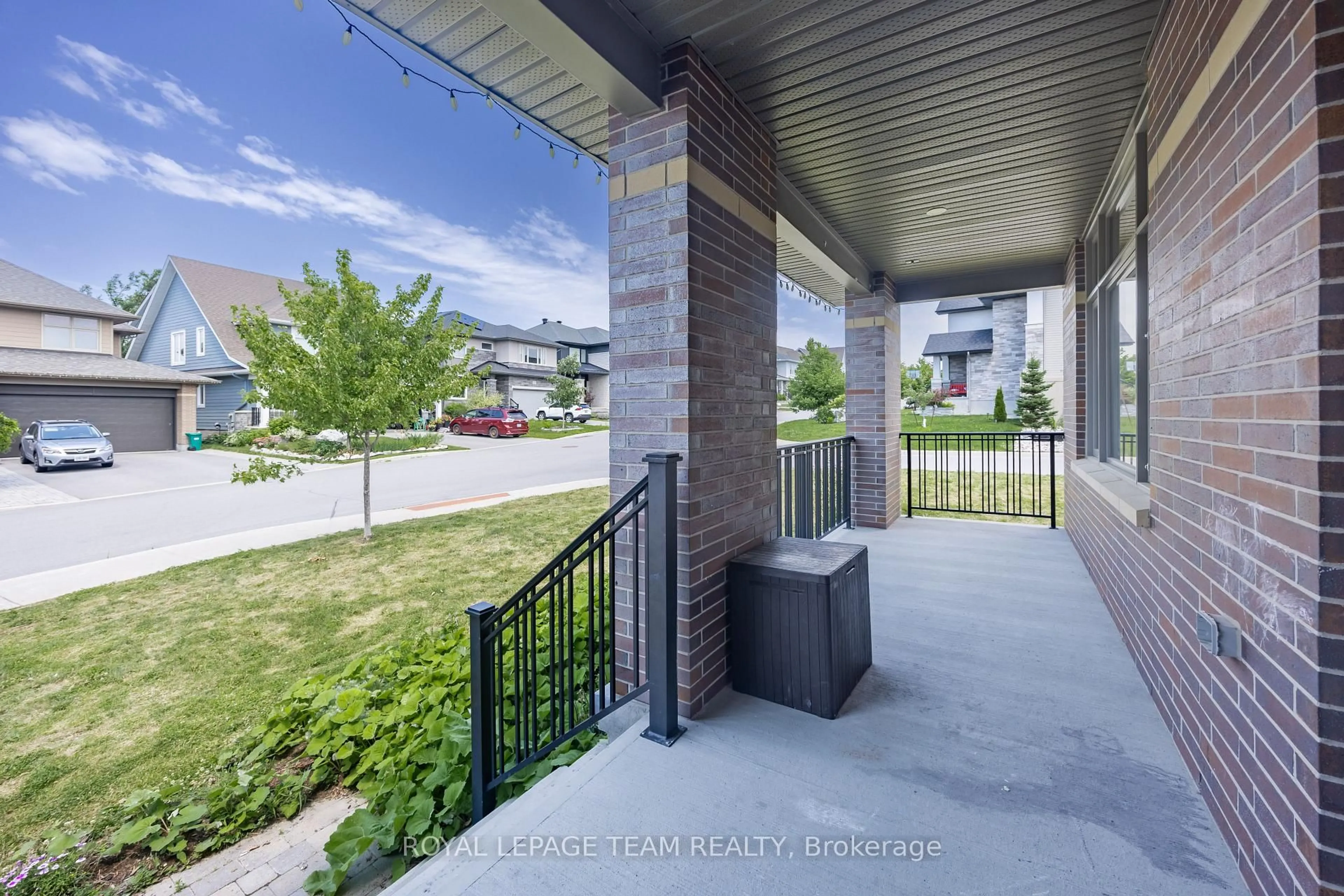 Patio, unknown for 131 Escarpment Cres, Ottawa Ontario K2T 0L8