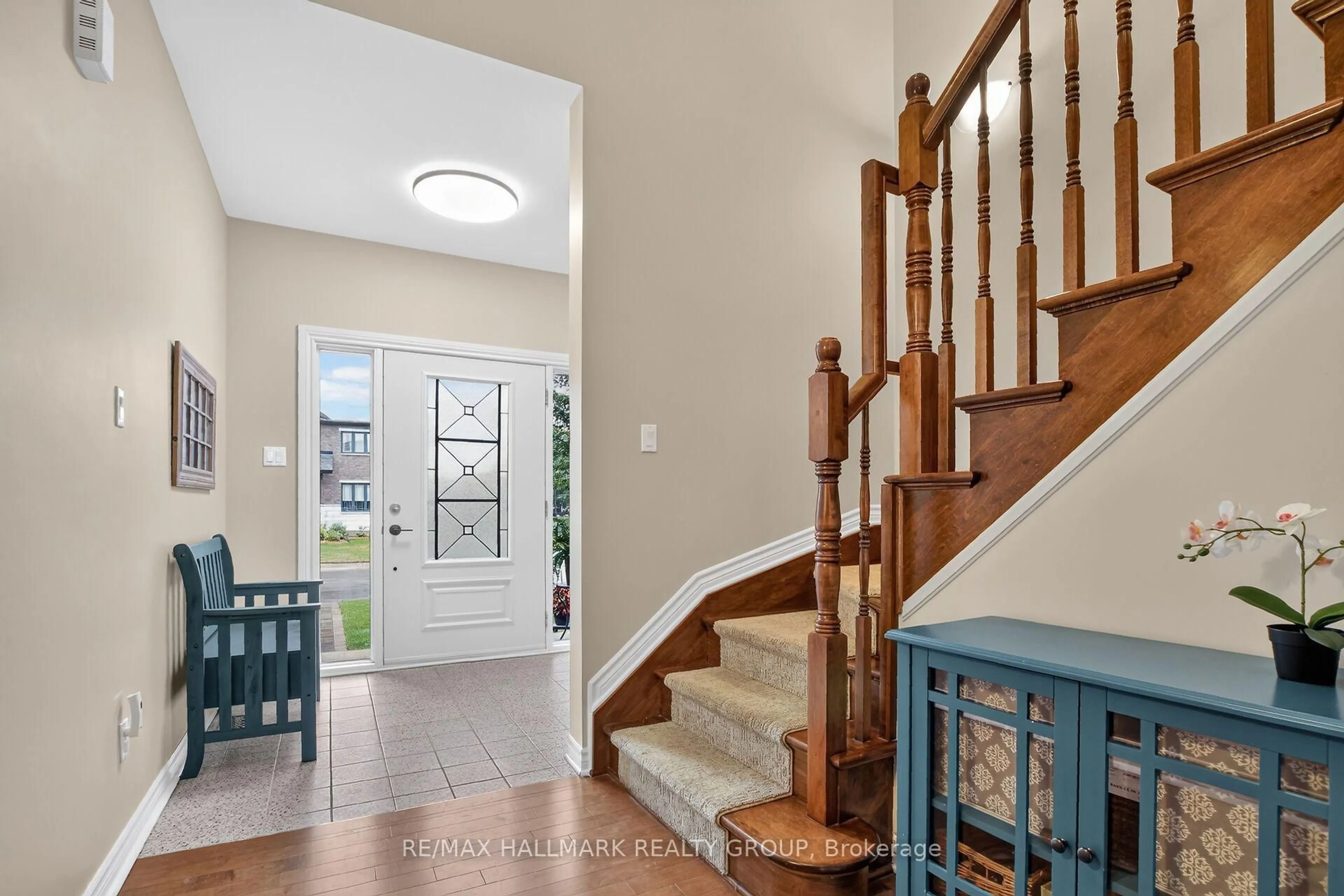Indoor entryway for 128 Francis St, Carleton Place Ontario K7C 0E9