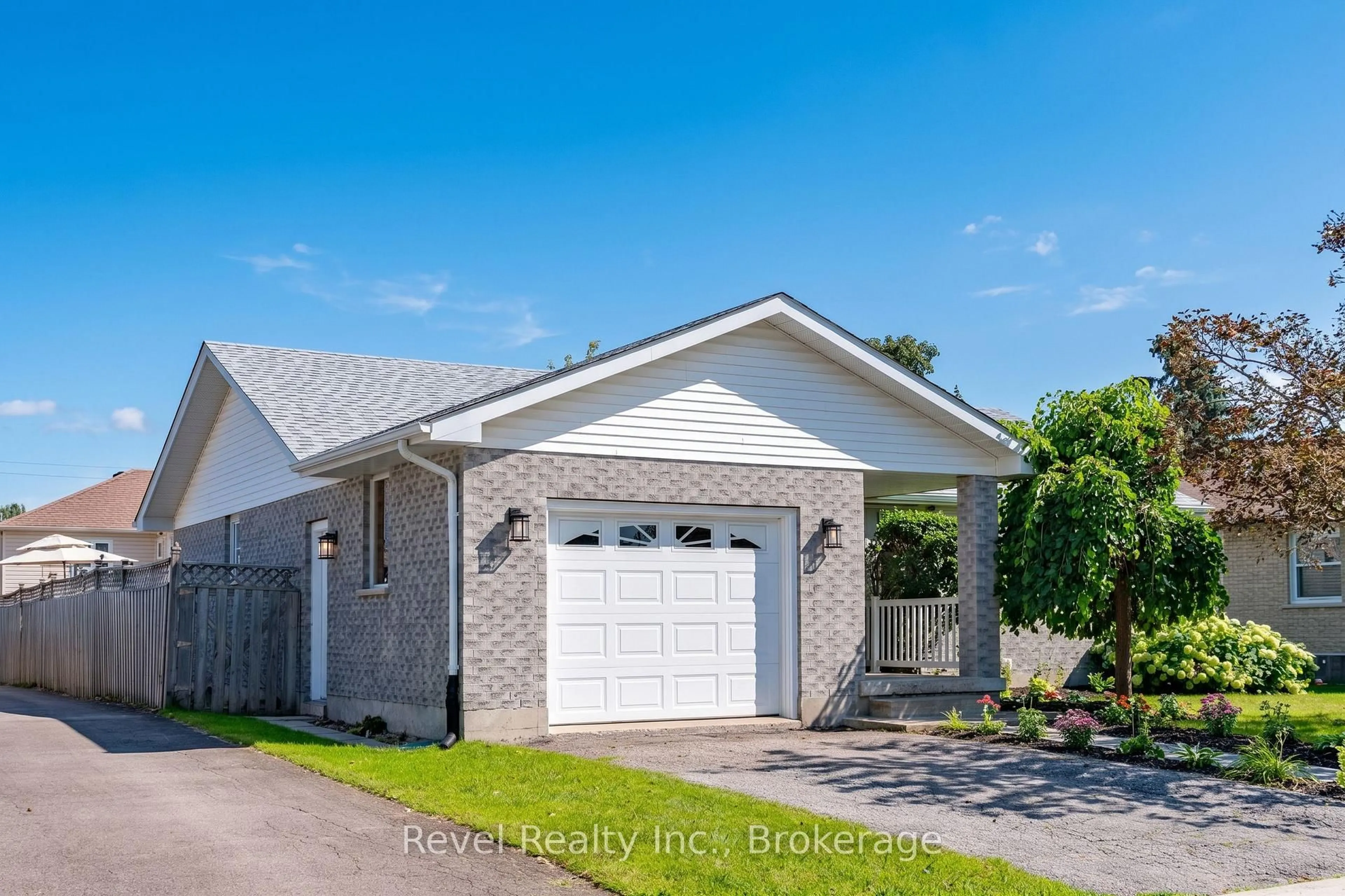 Home with vinyl exterior material, street for 9 Crestwood Ave, Kawartha Lakes Ontario K9V 6A7