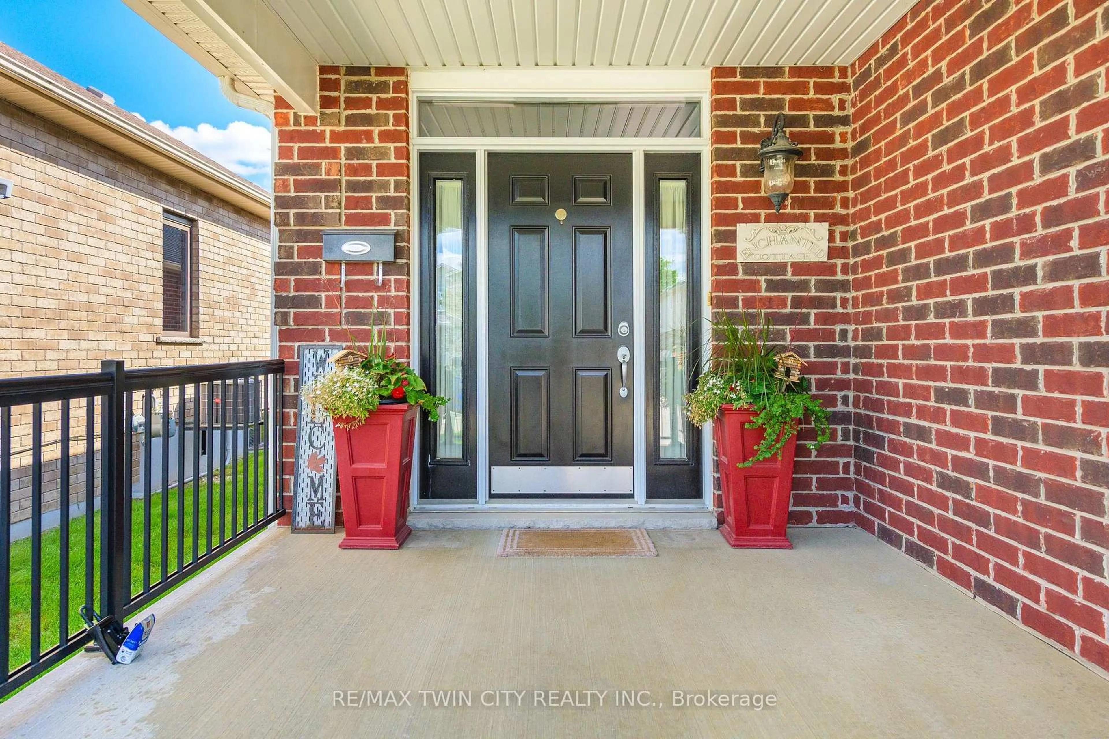 Indoor entryway for 11 Lockwood St, Cambridge Ontario N1P 0A5