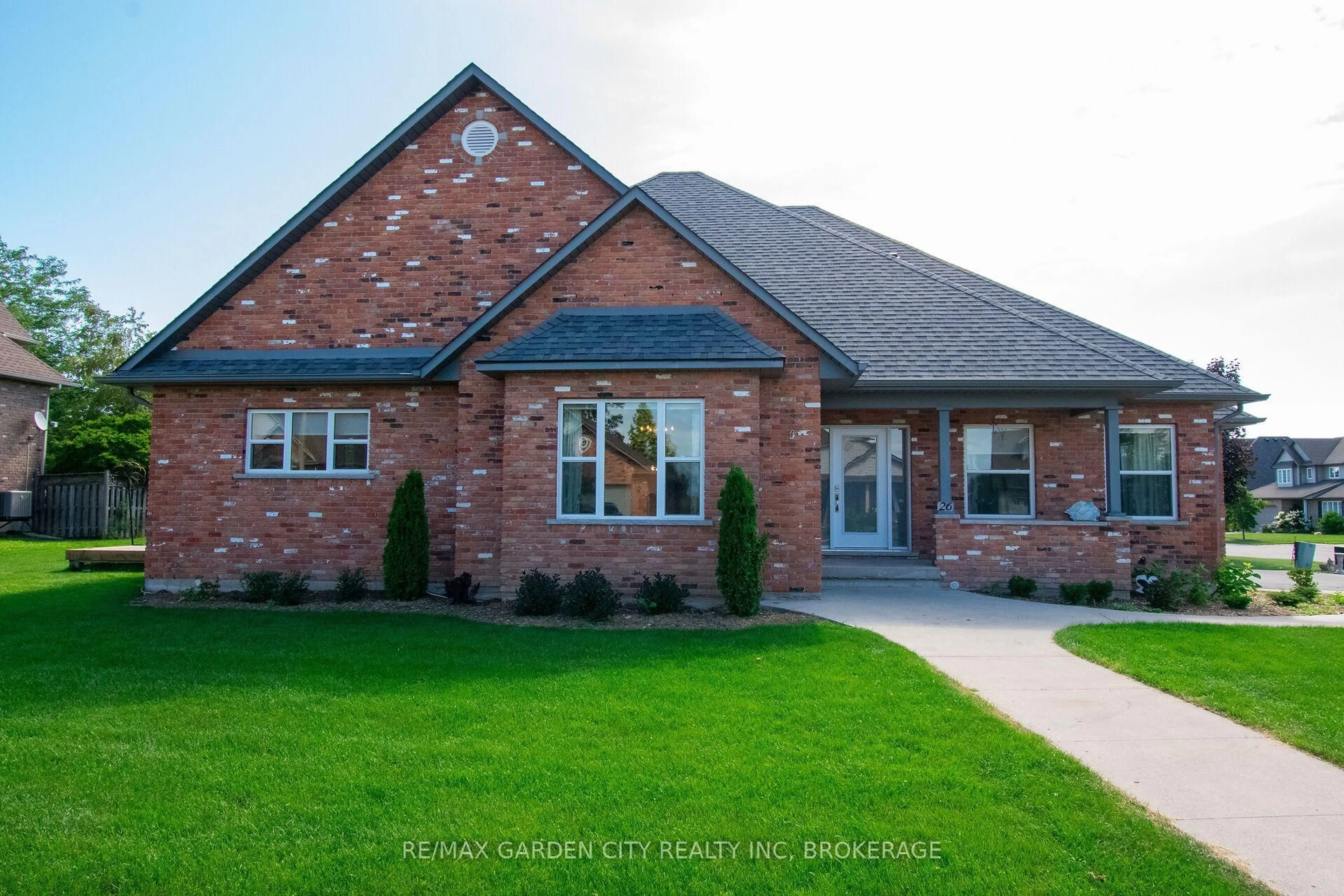 Home with brick exterior material, street for 26 Las Rd, West Lincoln Ontario L0R 2A0
