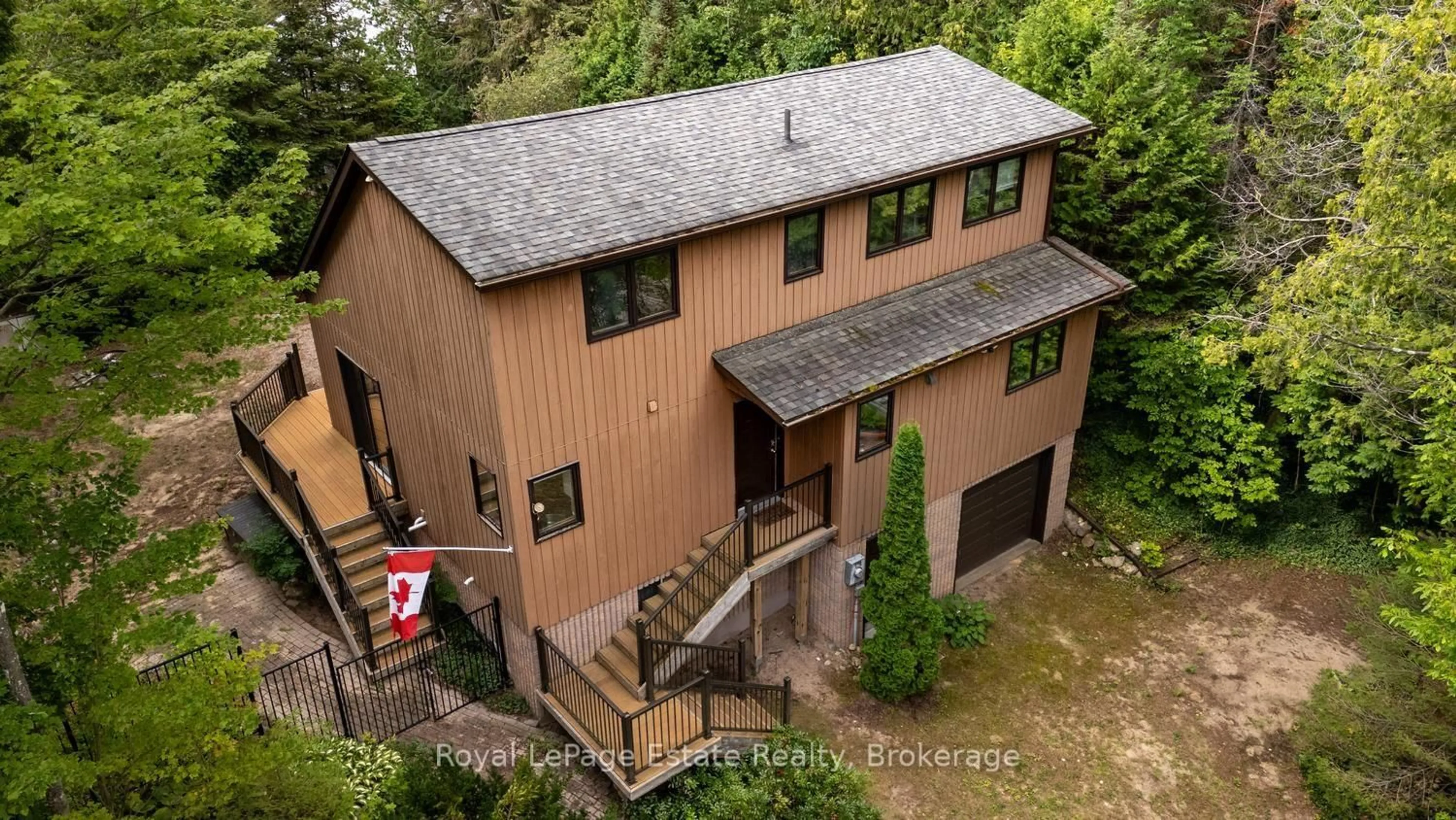 A pic from outside/outdoor area/front of a property/back of a property/a pic from drone, building for 32 London St, South Bruce Peninsula Ontario N0H 2G0