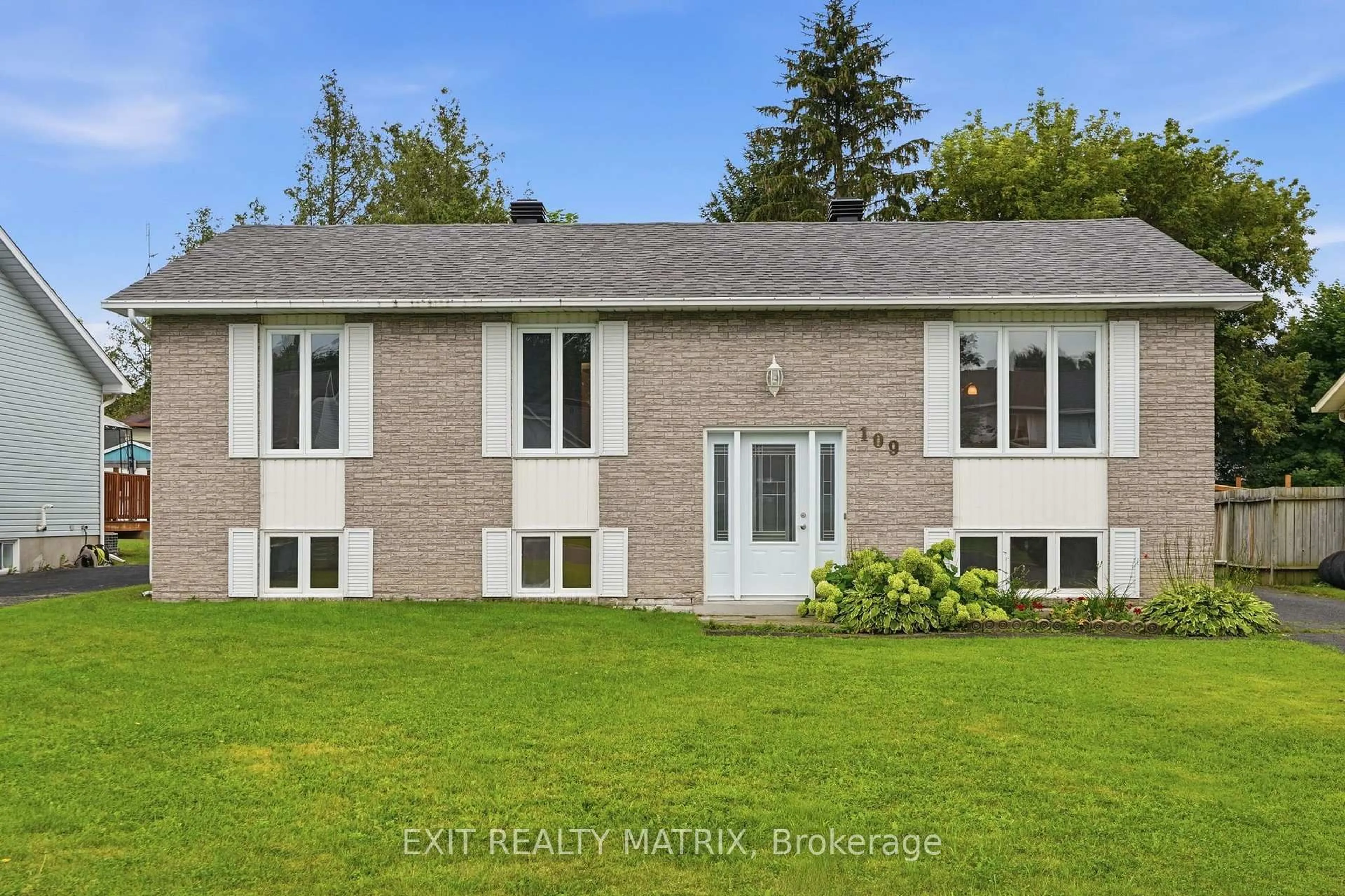 Unknown for 109 Oswald St, Champlain Ontario K0B 1R0
