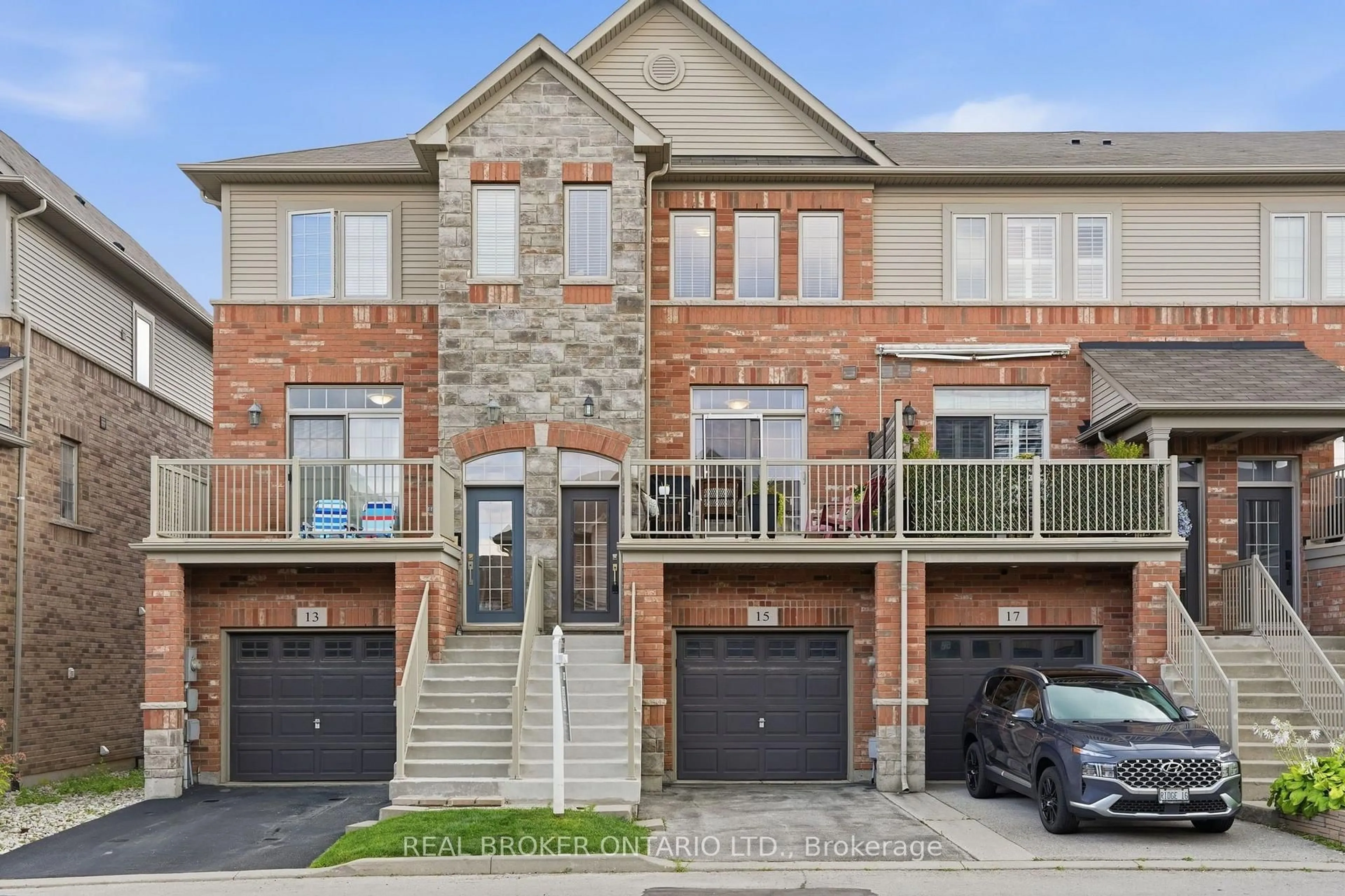 Home with brick exterior material, street for 541 Winston Rd #15, Grimsby Ontario L3M 0C5