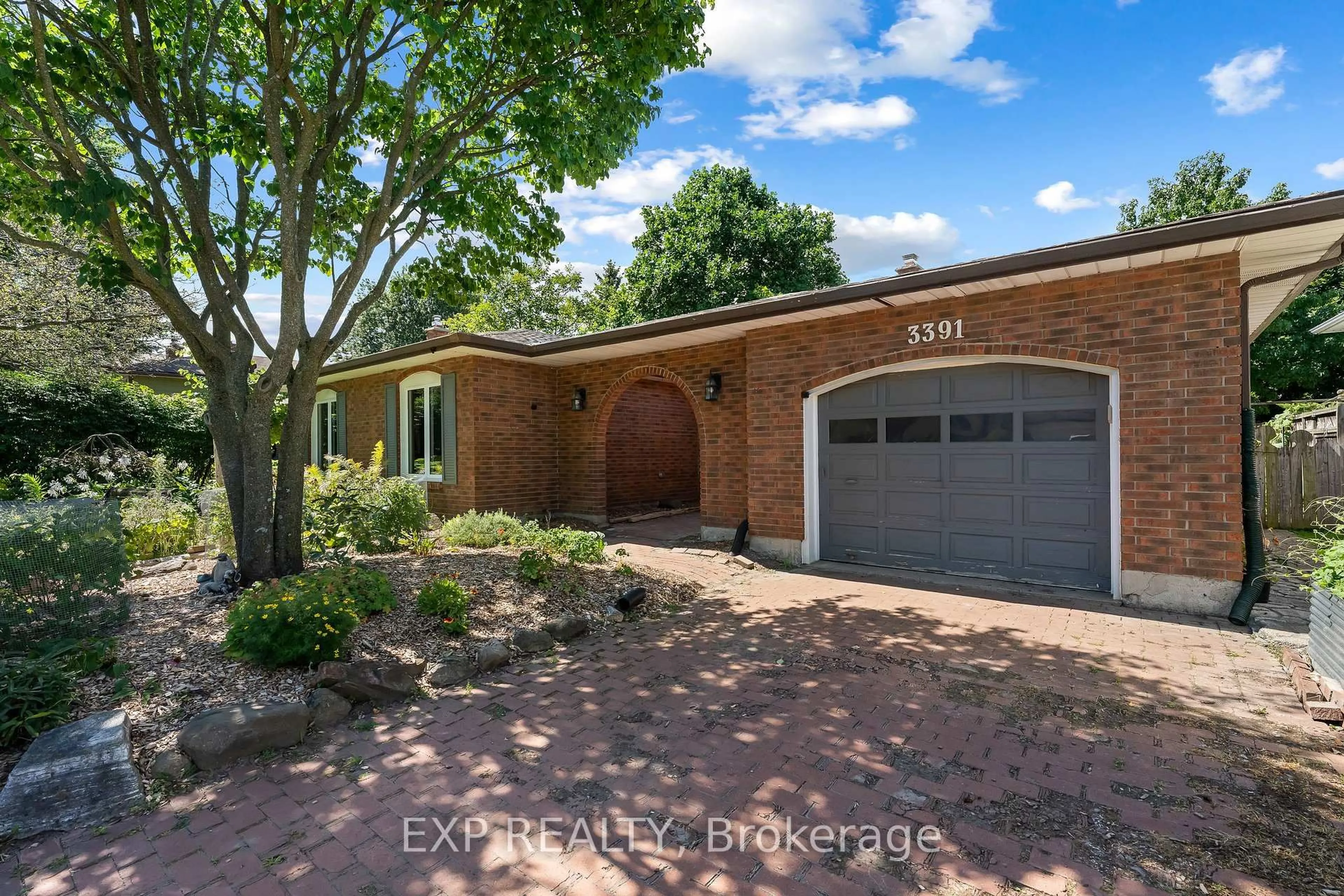 Home with brick exterior material, street for 3391 Harvard Ave, Niagara Falls Ontario L2J 3S6