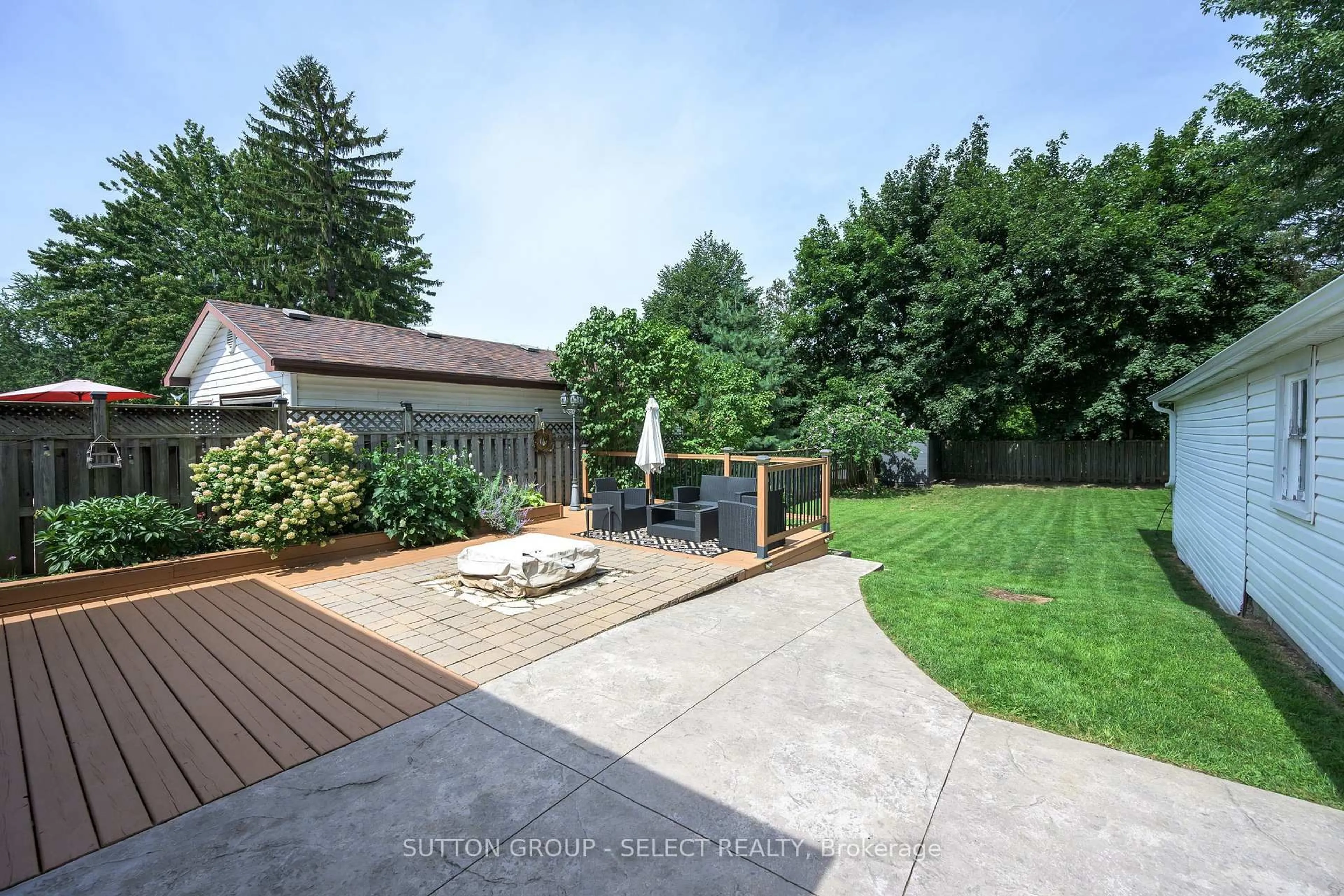 Patio, unknown for 1852 Avalon St, London East Ontario N5W 3G8