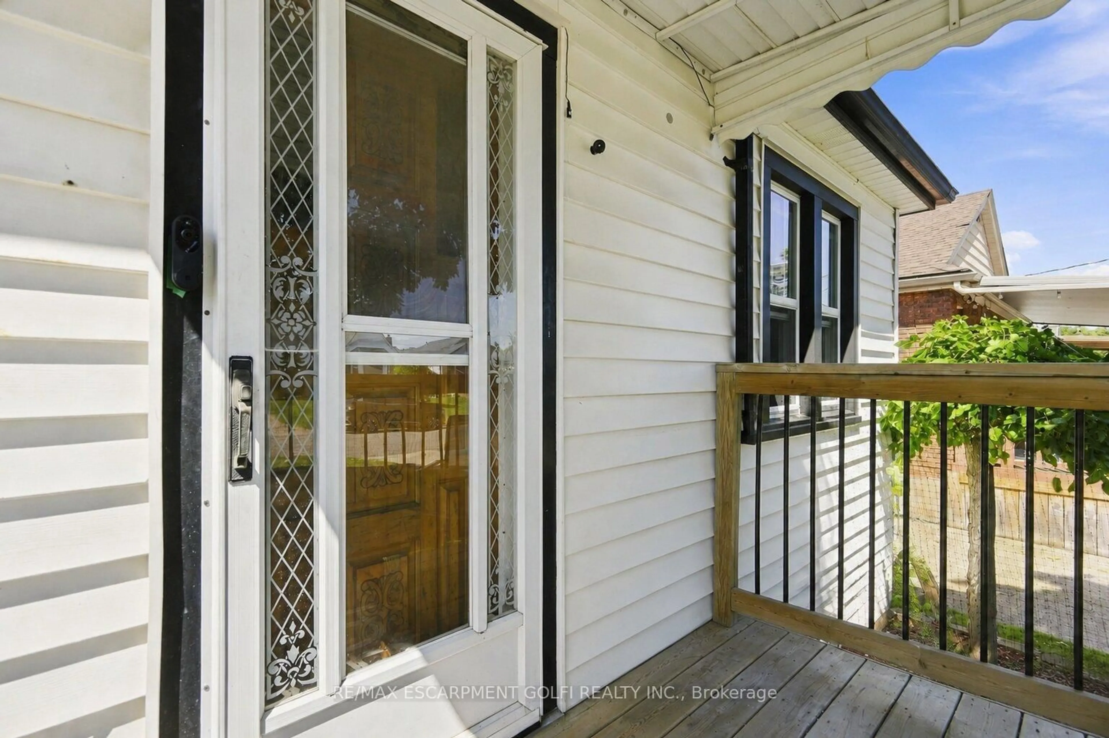 Unknown for 13 Prestwick Ave, St. Catharines Ontario L2P 2E5