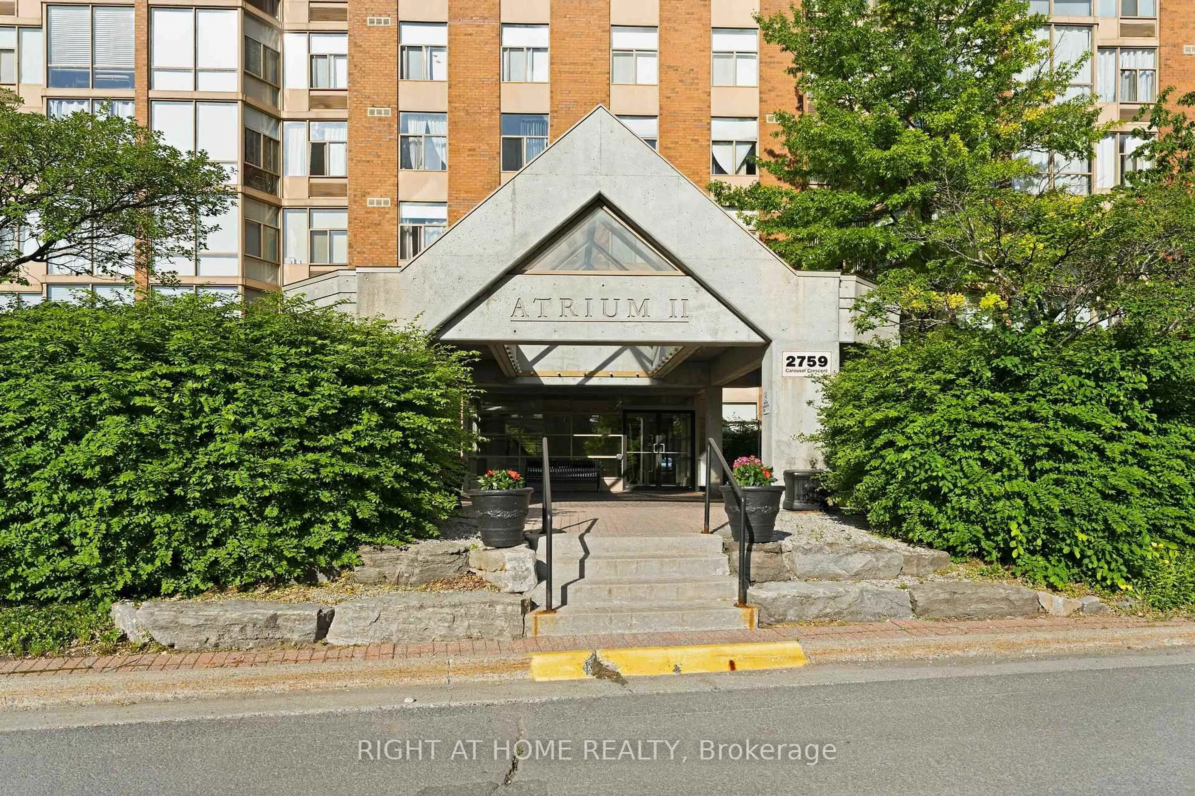 Unknown for 2759 Carousel Cres #911, Ottawa Ontario K1T 2N5