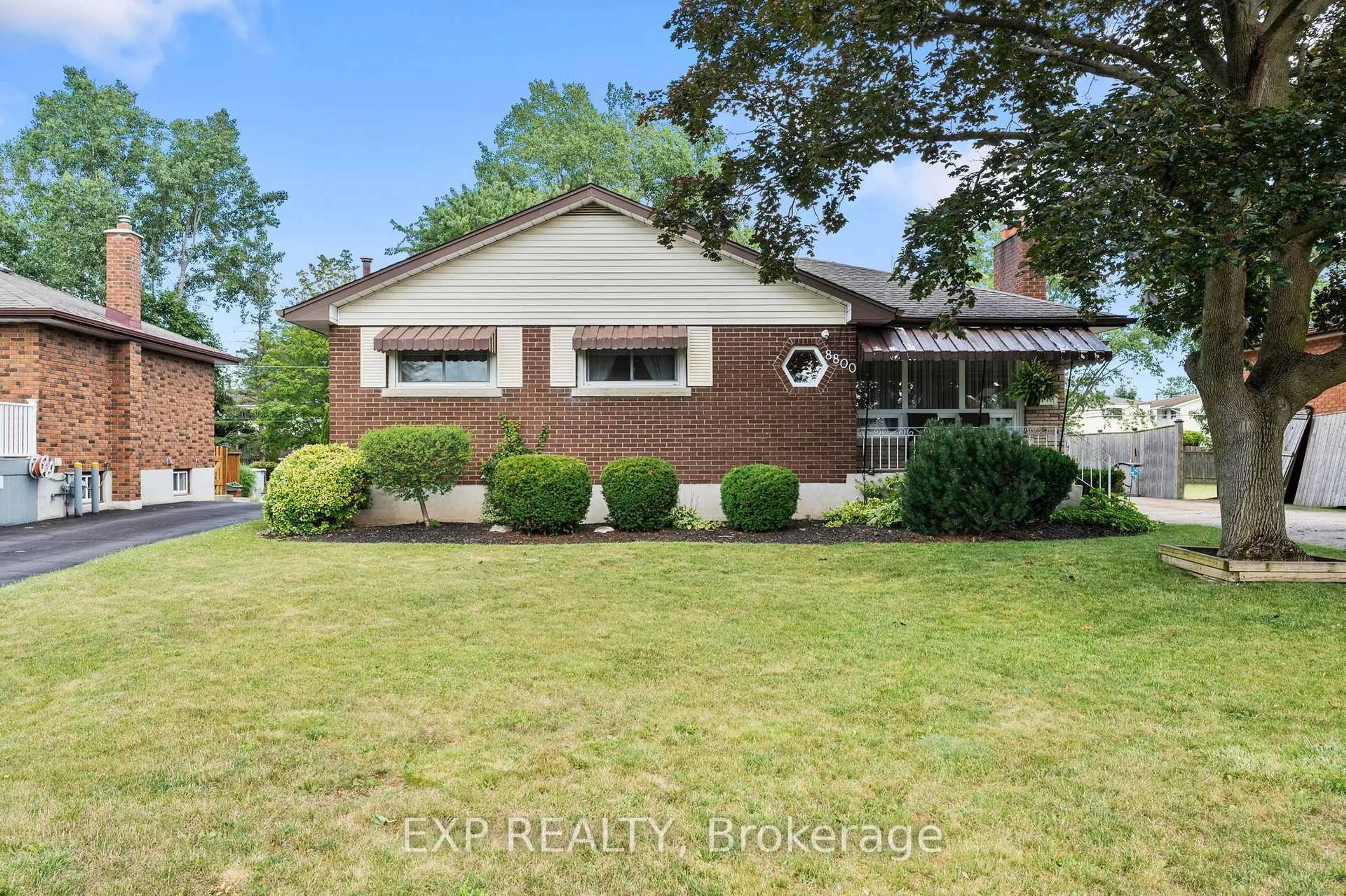 Home with brick exterior material, street for 8800 Champlain Dr, Niagara Falls Ontario L2G 6Y6