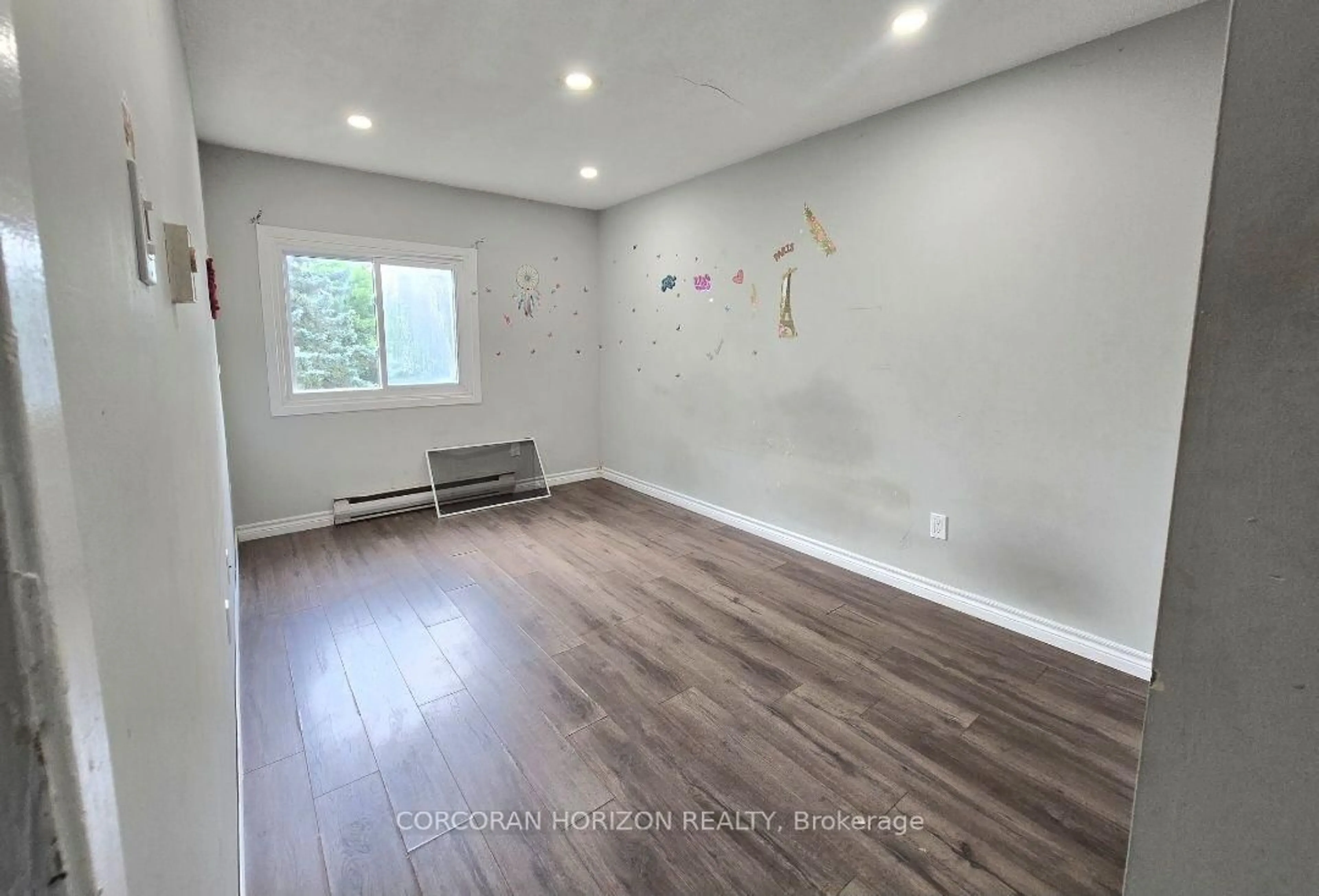 A pic of a room for 1600 Culver Dr #20, London East Ontario N5V 3H5