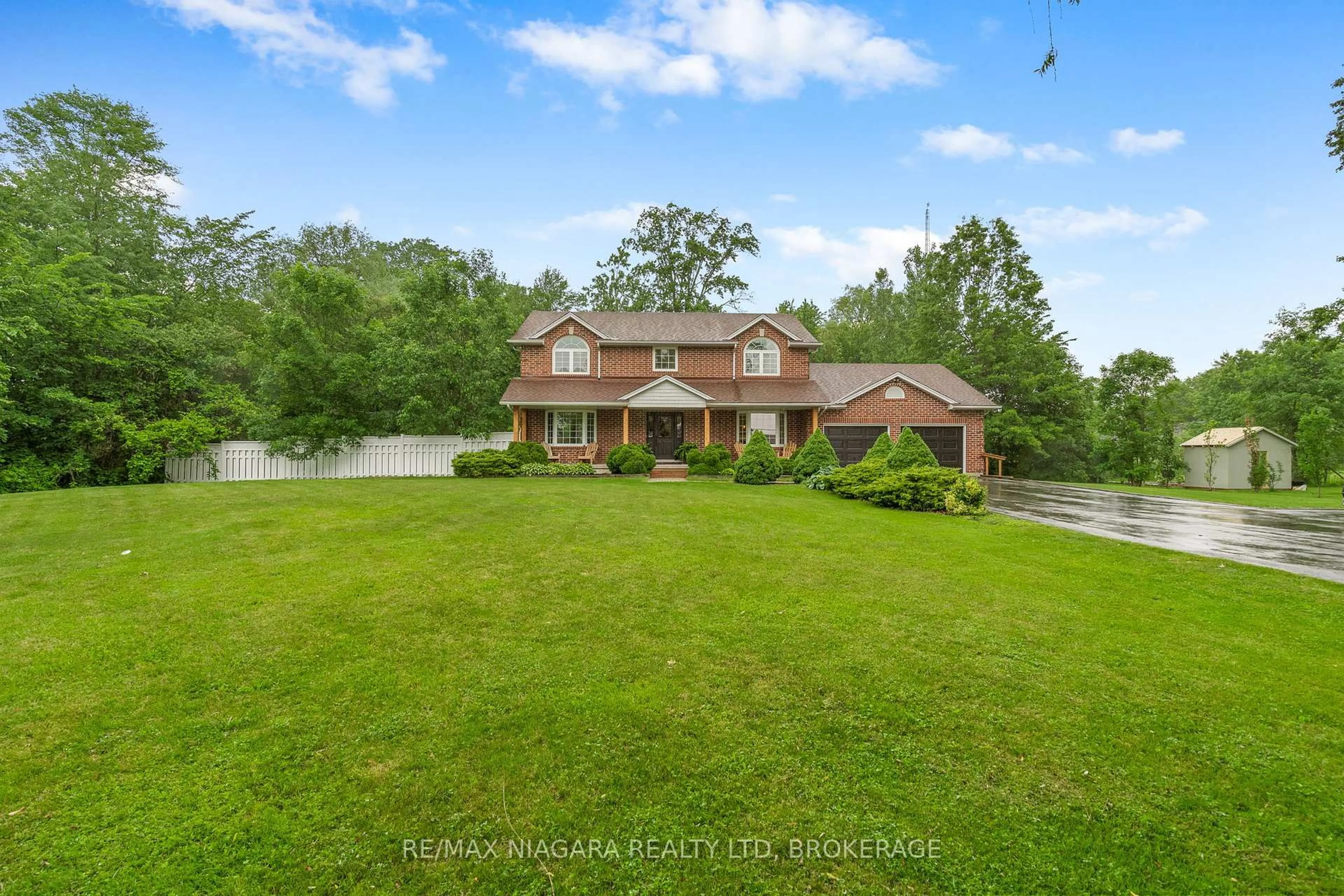 A pic from outside/outdoor area/front of a property/back of a property/a pic from drone, water/lake/river/ocean view for 40356 Forks Rd, Wainfleet Ontario L0S 1V0