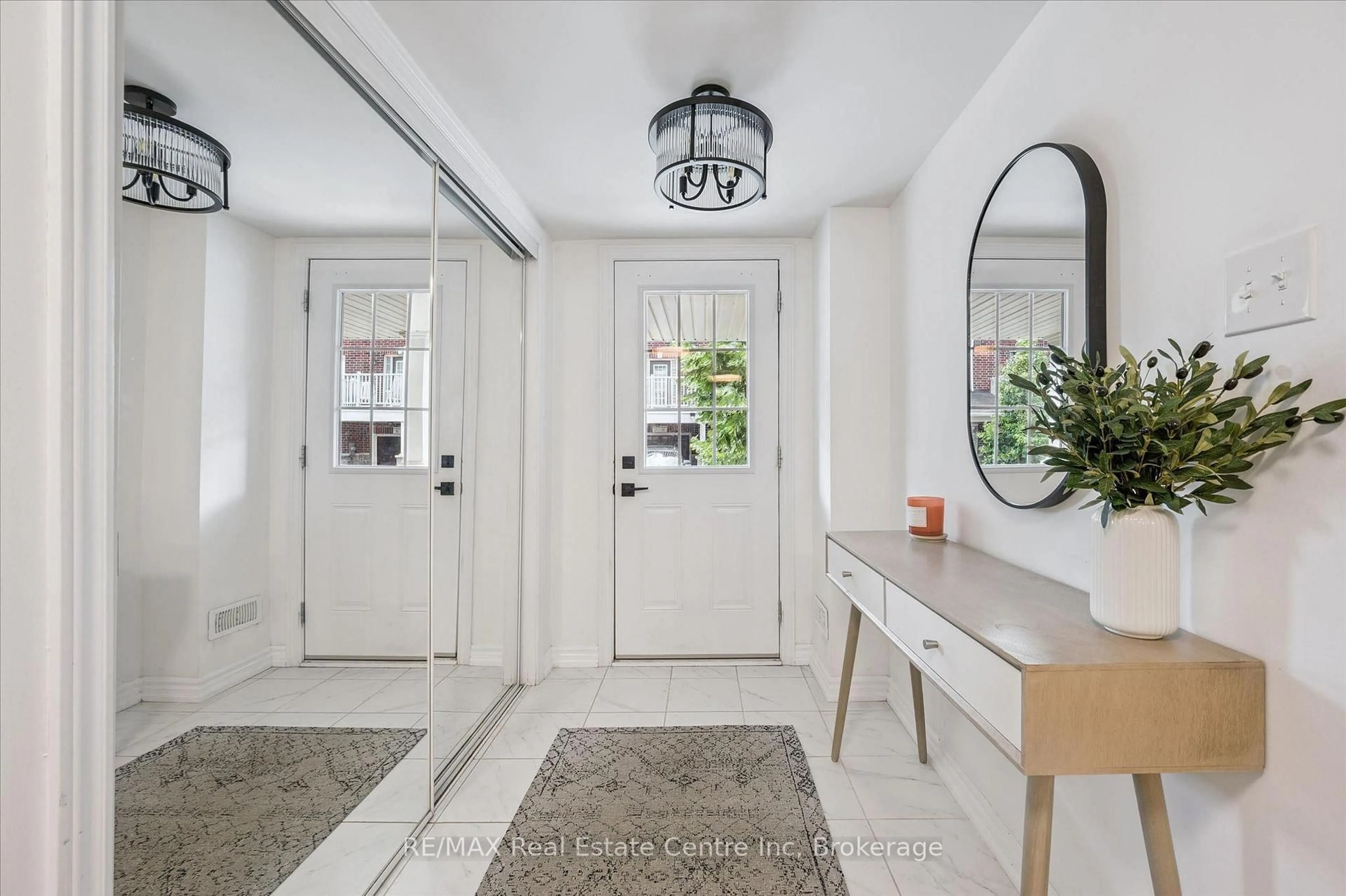 Indoor entryway for 88 DECORSO Dr #30, Guelph Ontario N1L 0A1