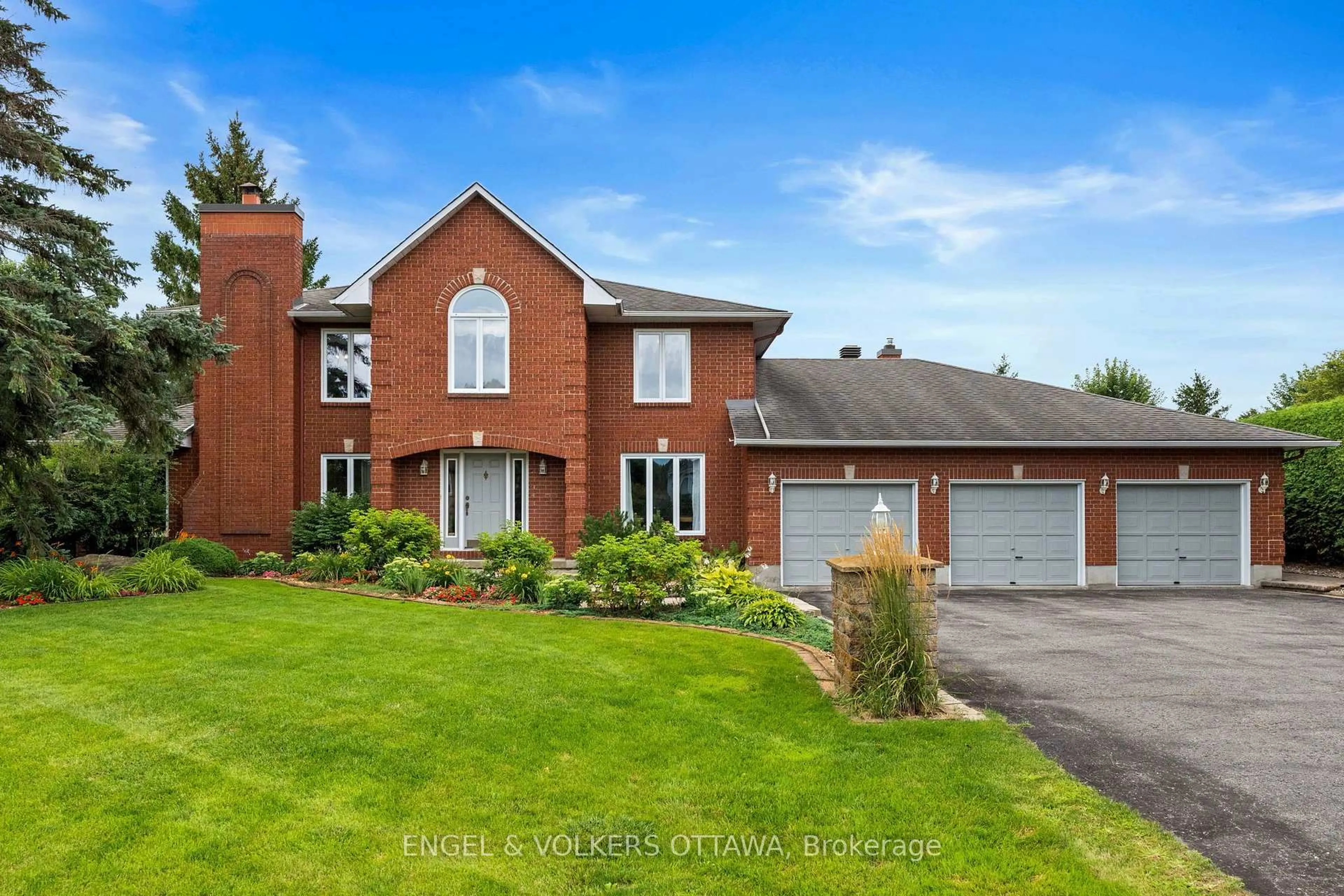 Home with brick exterior material, unknown for 1088 Bravar Dr, Manotick Ontario K4M 1G3