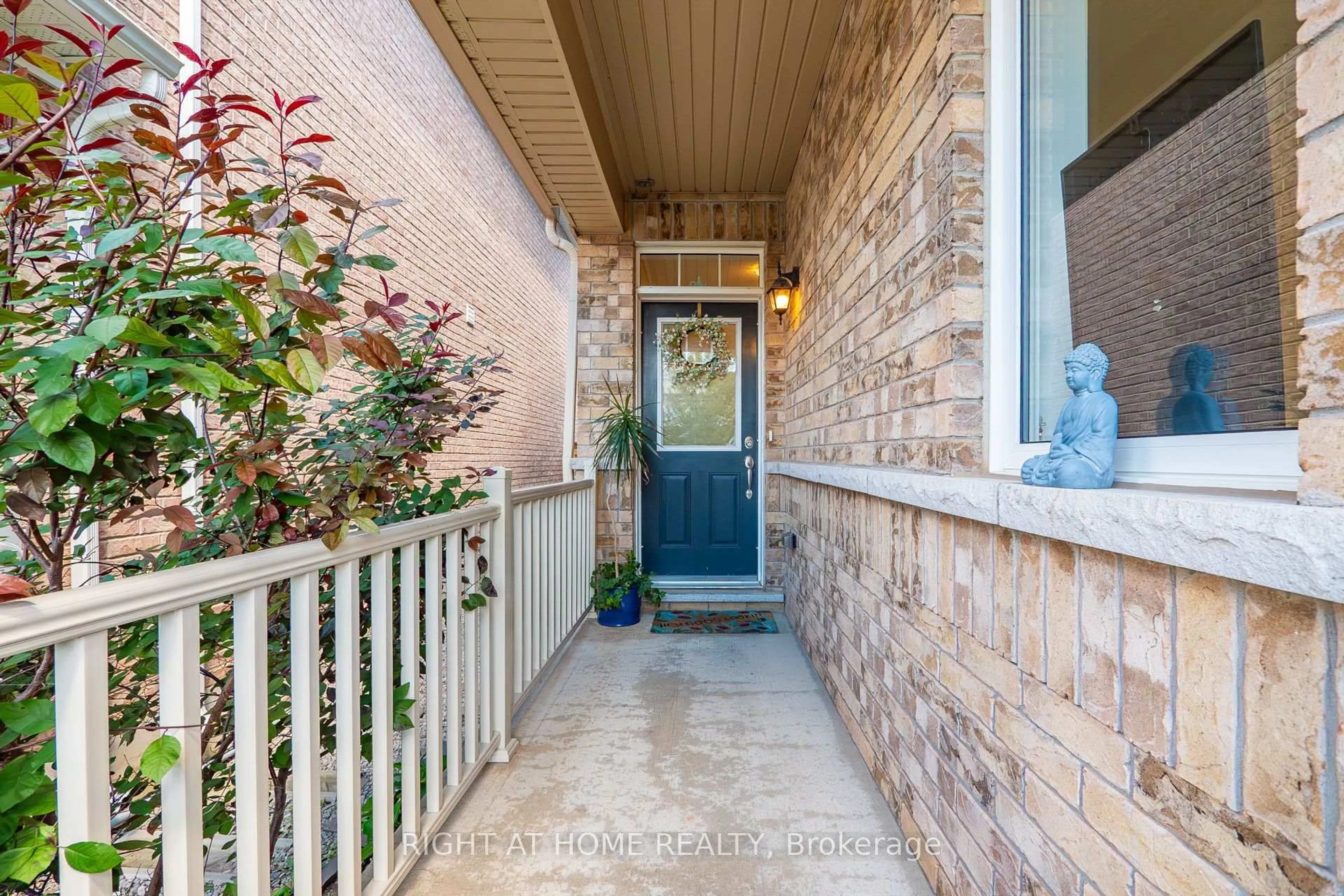 Indoor entryway for 180 Spring Creek Dr, Hamilton Ontario L8B 1V3
