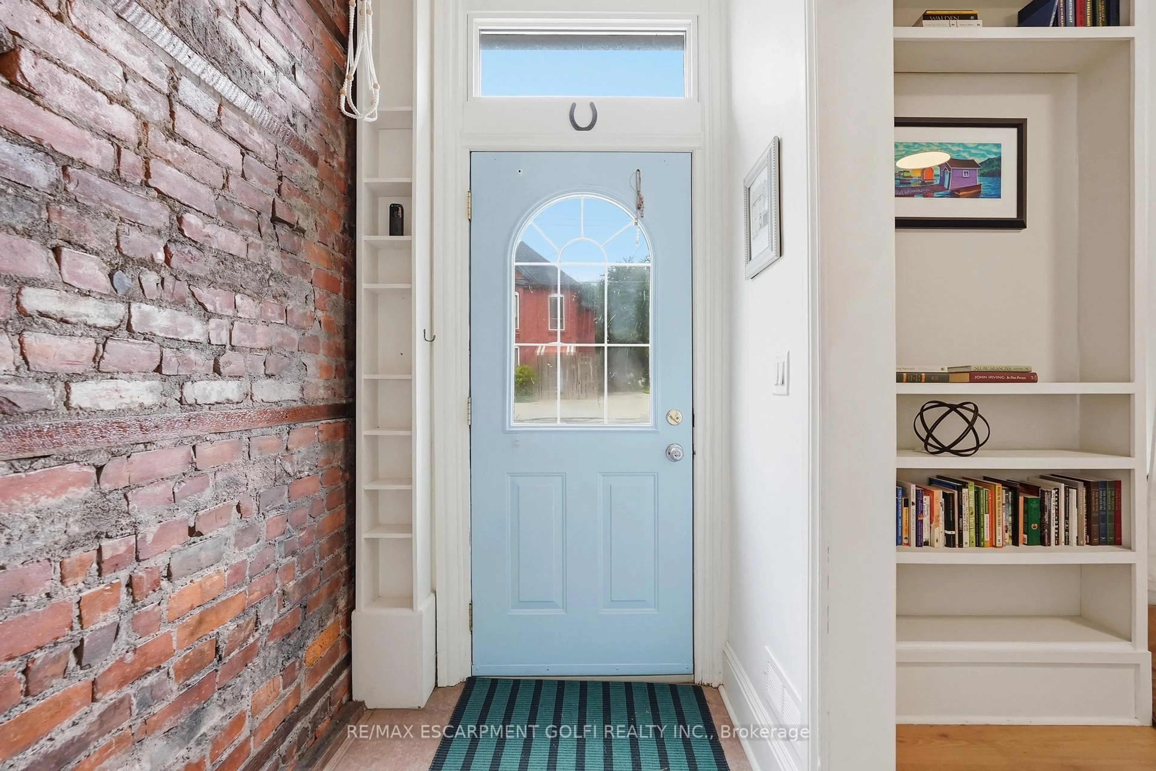 Indoor entryway for 356 Hughson St, Hamilton Ontario L8L 4N1
