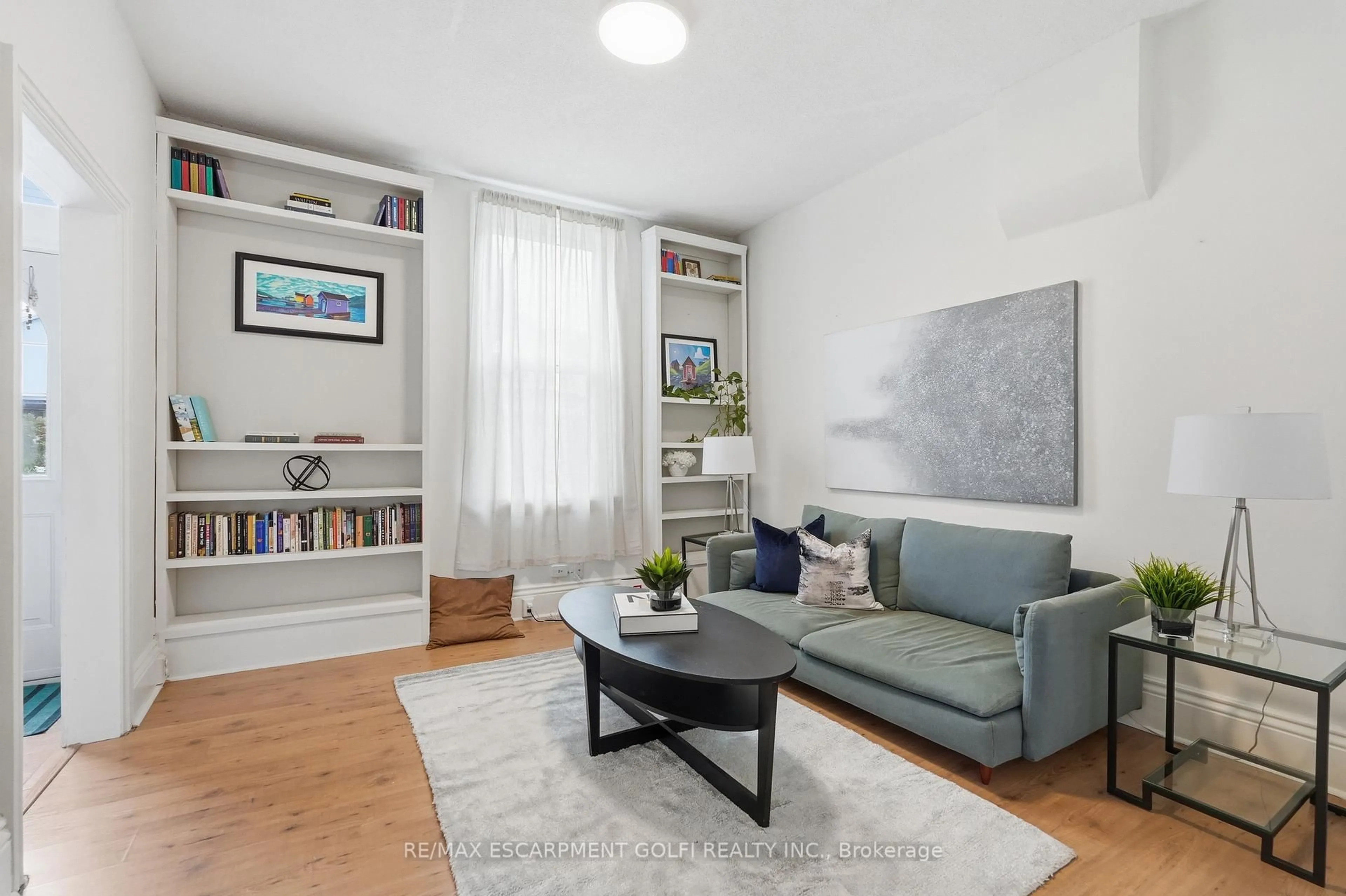 Living room with furniture, unknown for 356 Hughson St, Hamilton Ontario L8L 4N1
