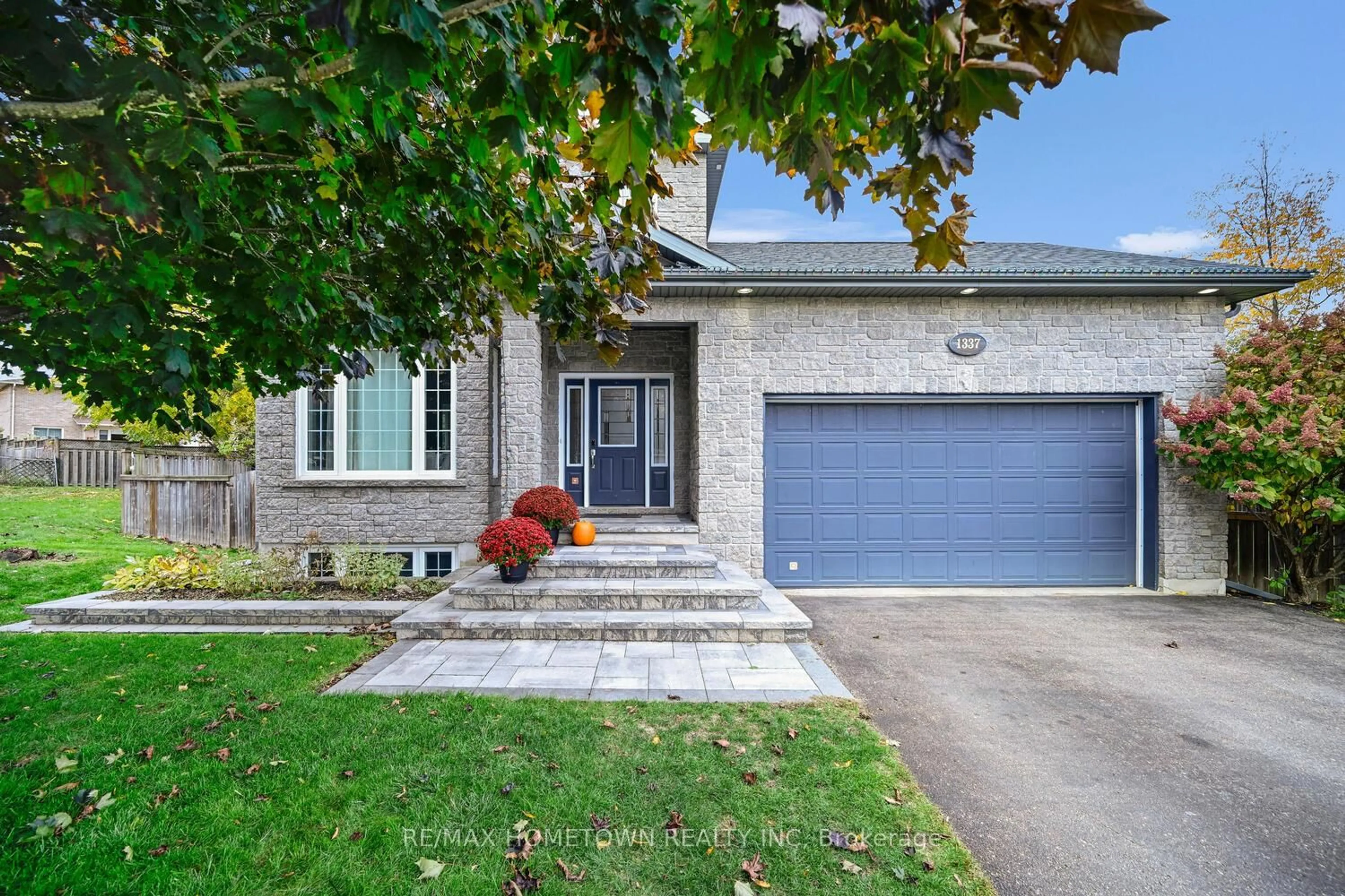 Home with brick exterior material, street for 1337 Cuthbertson Ave, Brockville Ontario K6V 6Y2