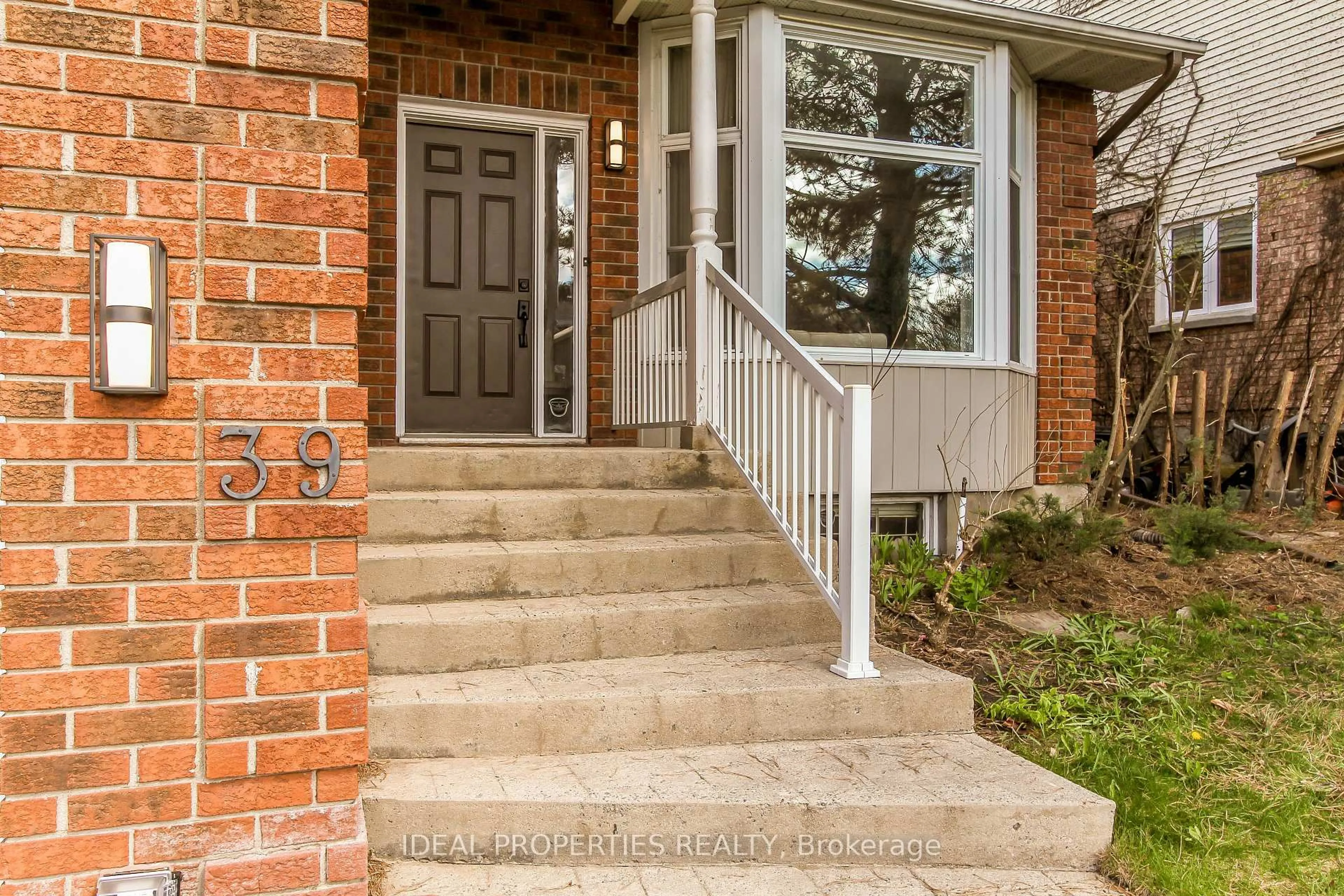 Home with brick exterior material, street for 39 HUNTINGS END Ave, Kanata Ontario K2M 1R2