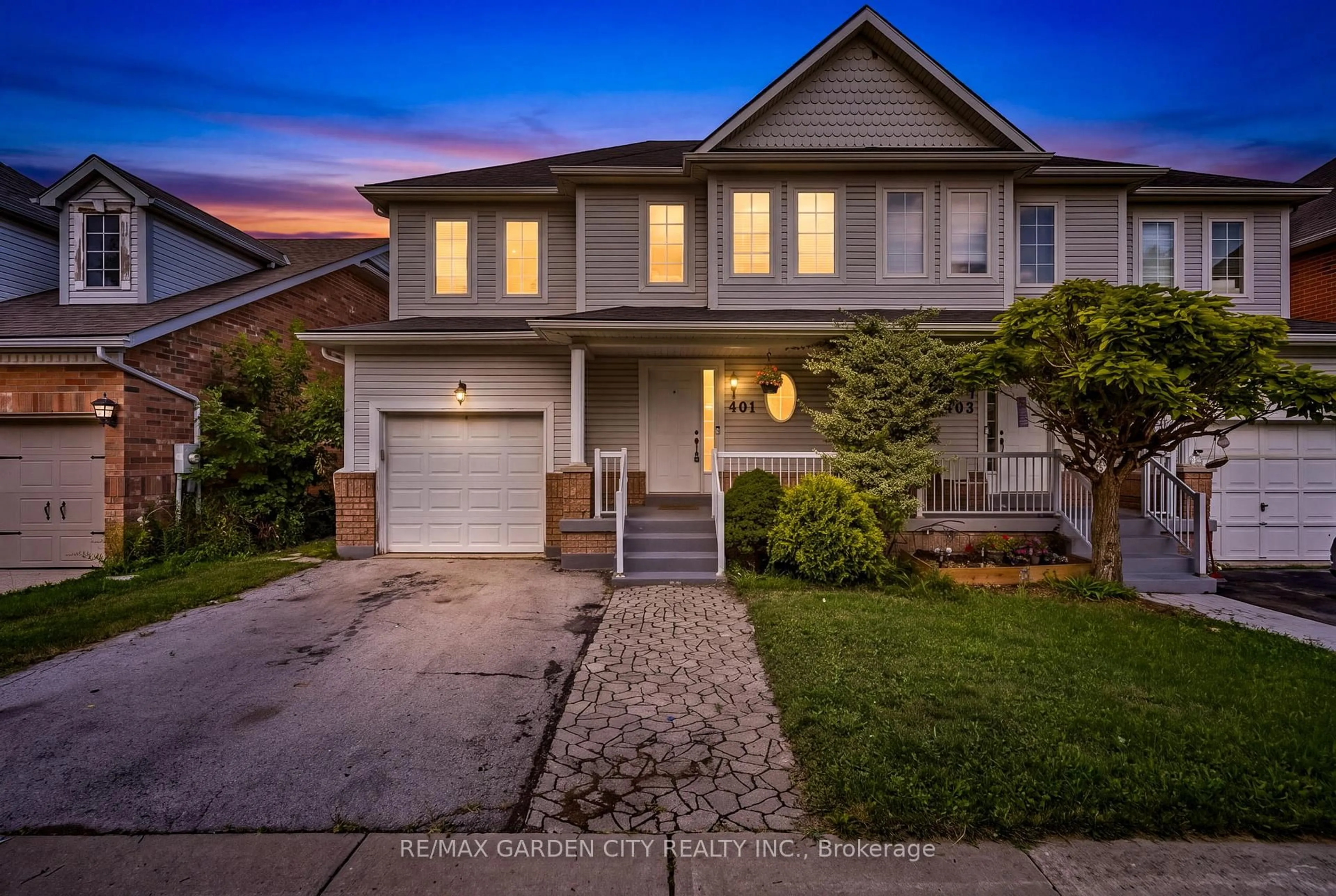 Home with brick exterior material, street for 401 Wright Cres, Niagara-on-the-Lake Ontario L0S 1J0