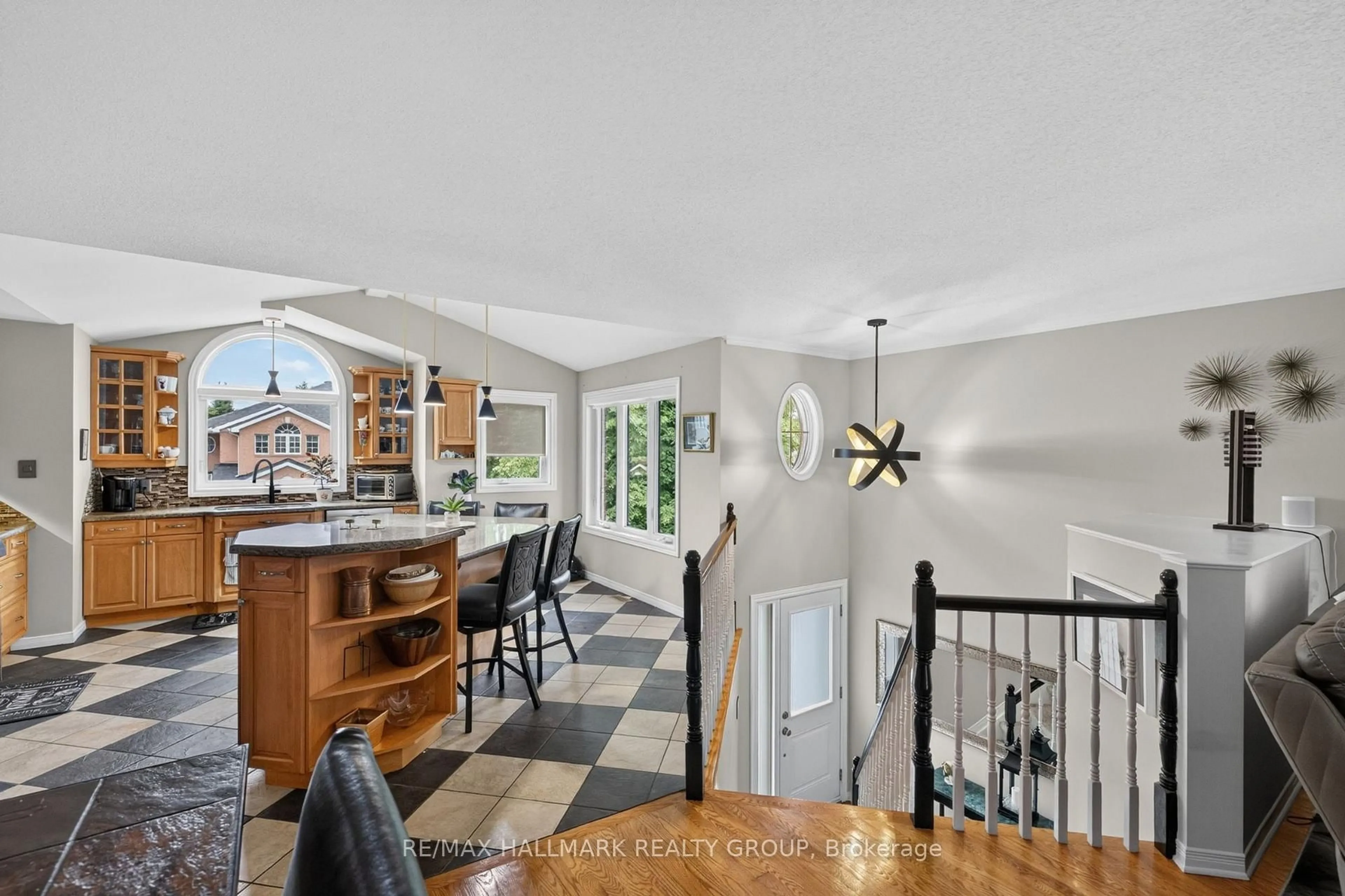 Open concept kitchen, ceramic/tile floor for 139 CASTLE GLEN Cres, Ottawa Ontario K2L 4G9