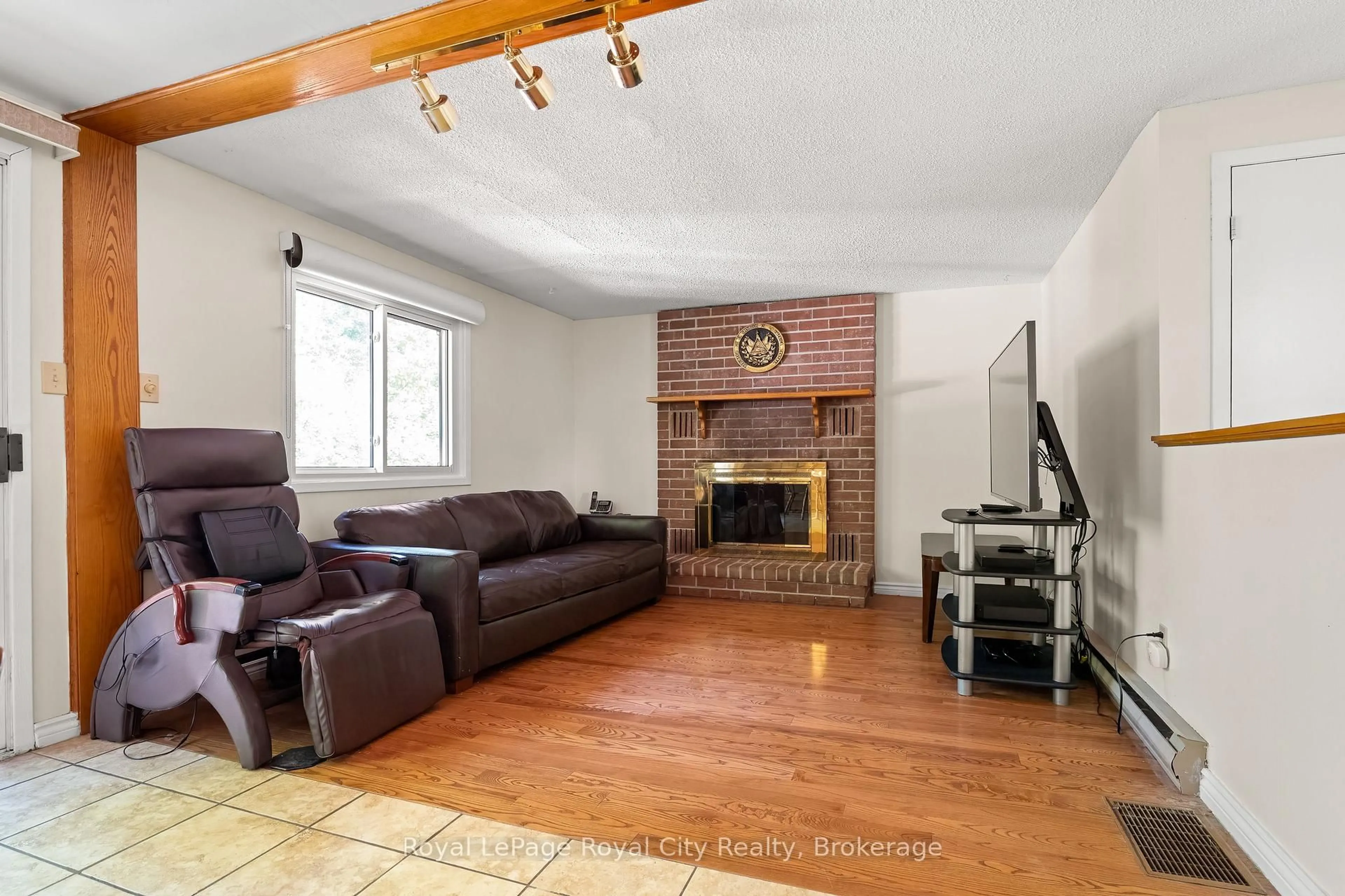 Living room with furniture, unknown for 121 Imperial Rd, Guelph Ontario N1H 7Z5