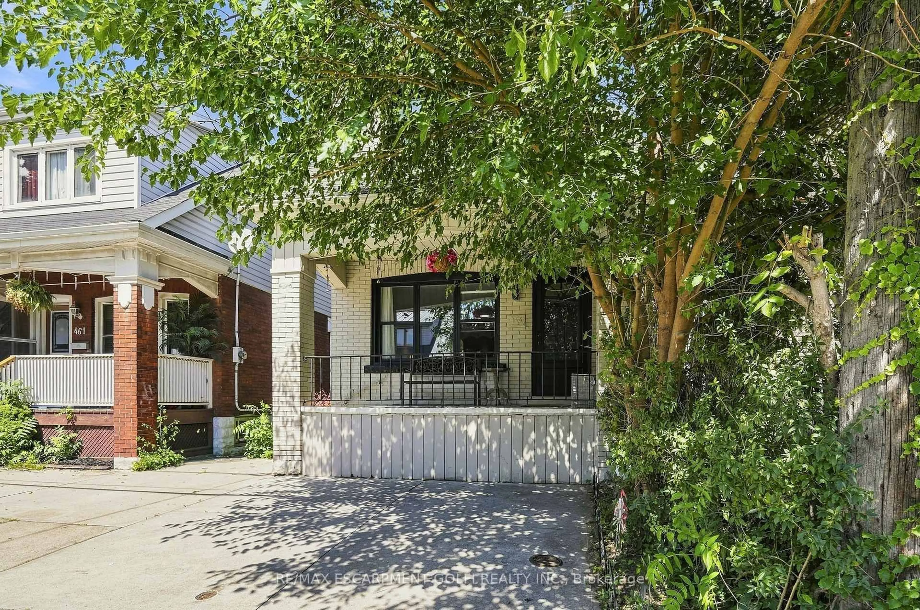 Home with brick exterior material, street for 463 Dunsmure Ave, Hamilton Ontario L8L 1X4