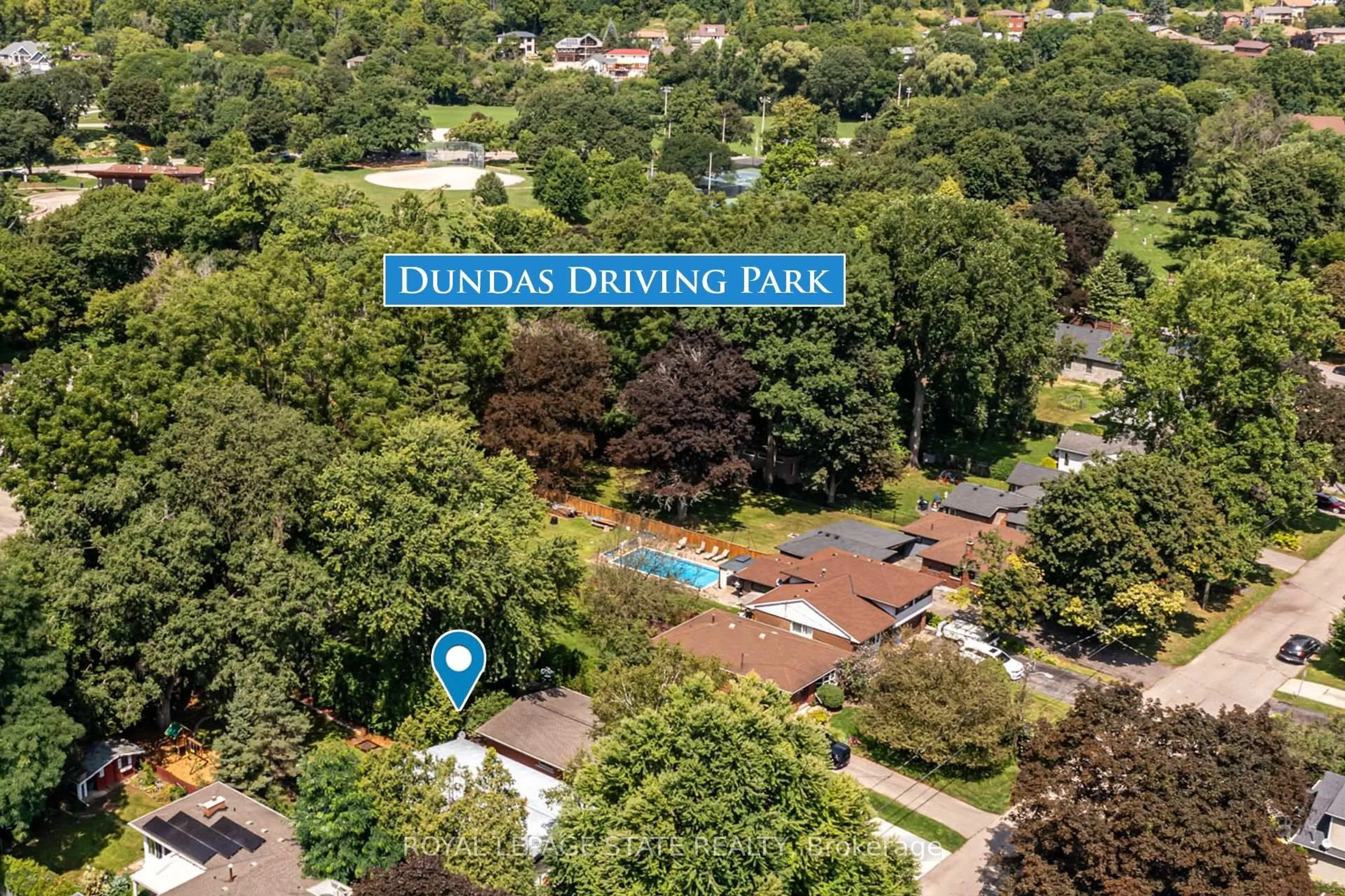 A pic from outside/outdoor area/front of a property/back of a property/a pic from drone, unknown for 28 Helen St, Hamilton Ontario L9H 1N3