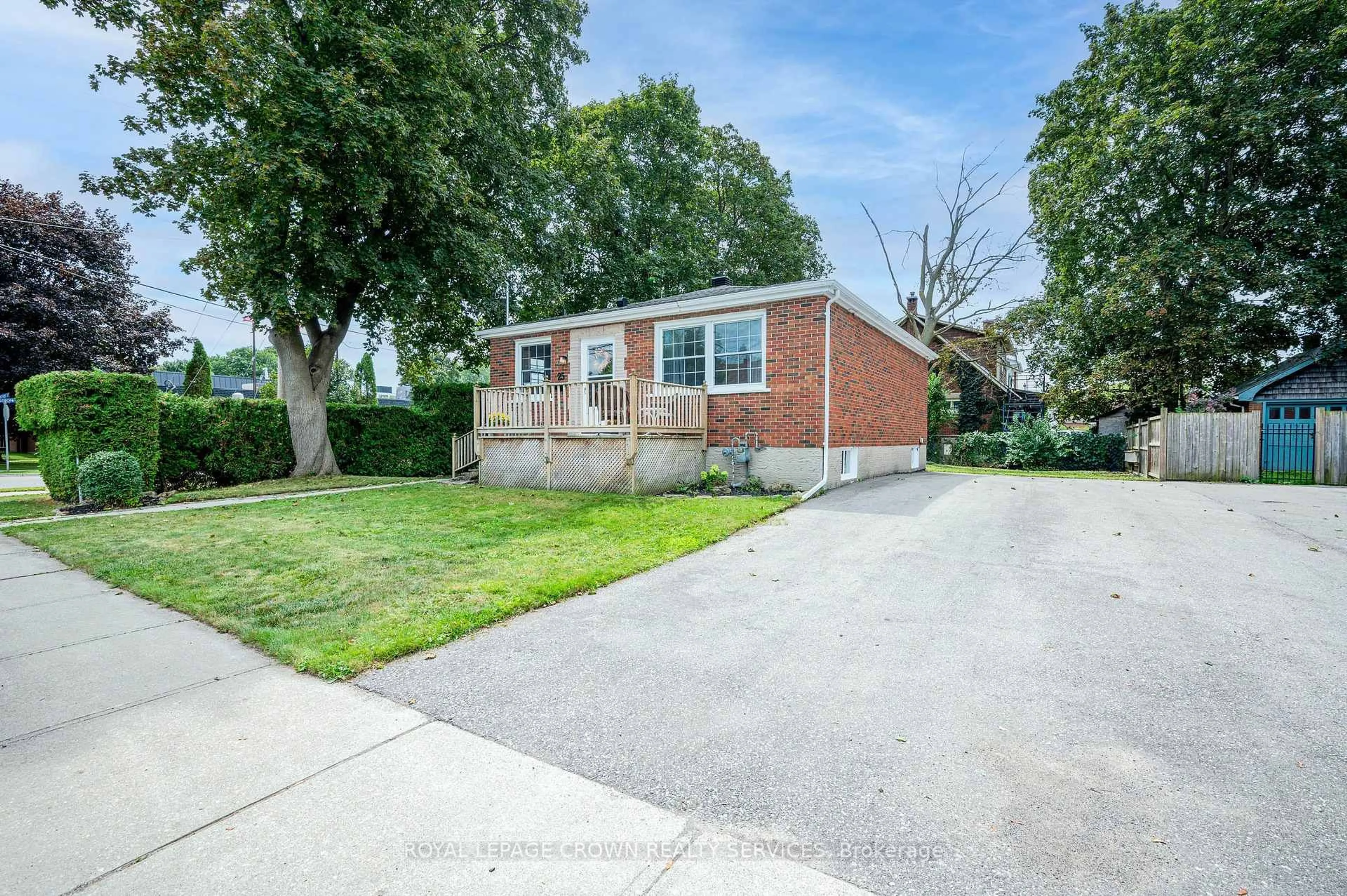 Home with brick exterior material, street for 25 Morris St, Guelph Ontario N1E 5M1