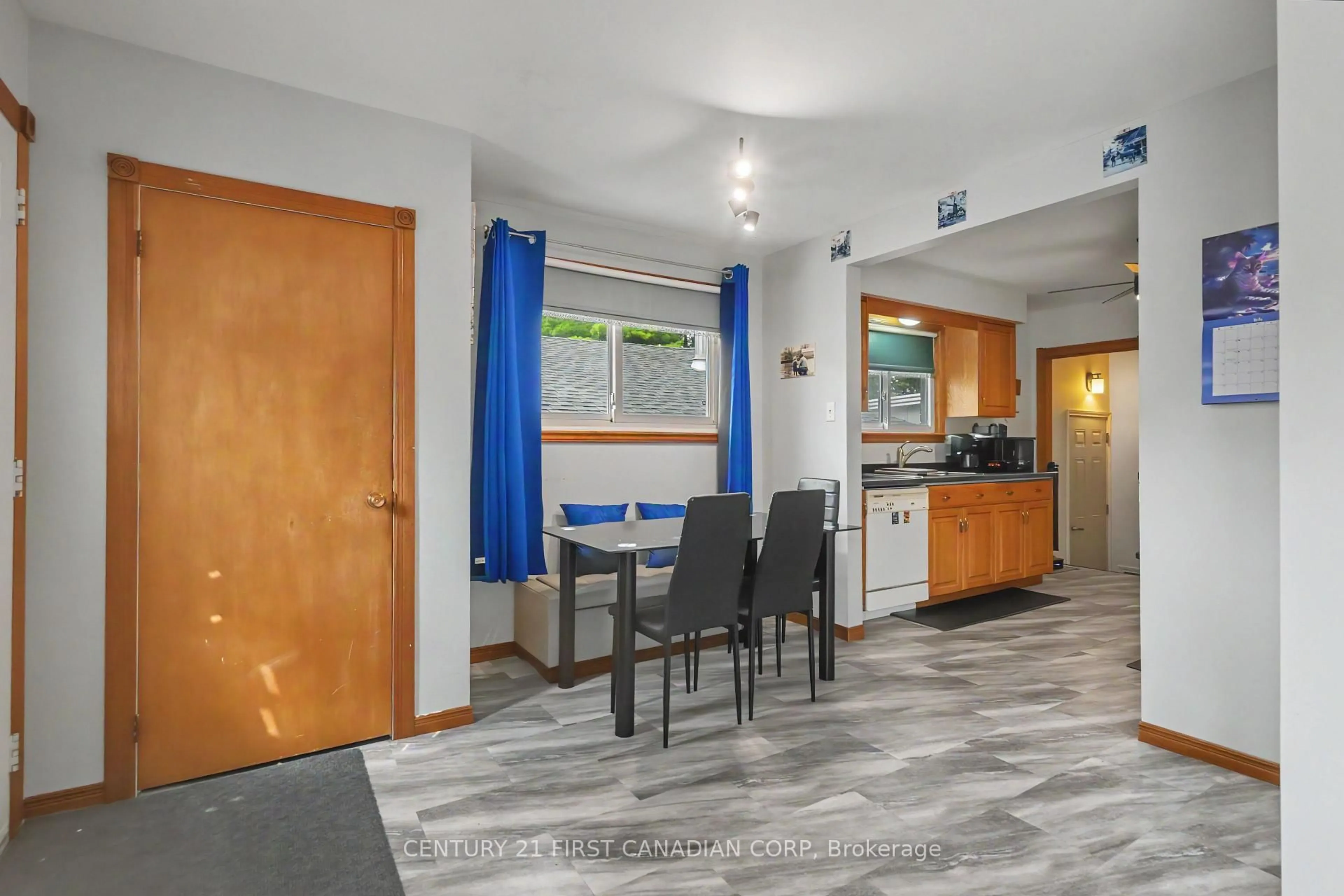 Unknown for 44 Dale Dr, Thames Centre Ontario N0L 1G2
