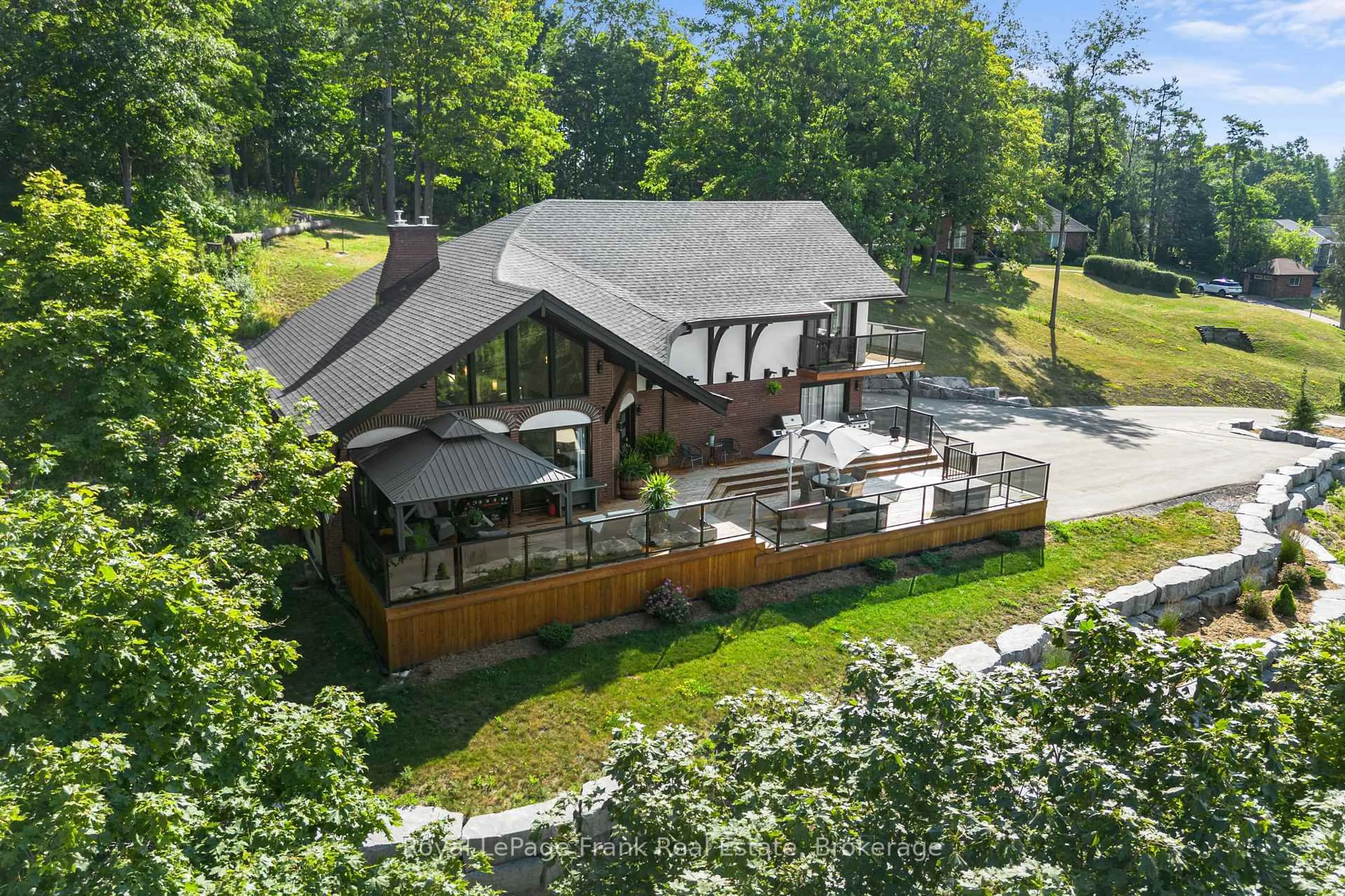 A pic from outside/outdoor area/front of a property/back of a property/a pic from drone, mountain view for 215 Francis St, Kawartha Lakes Ontario K0M 1N0