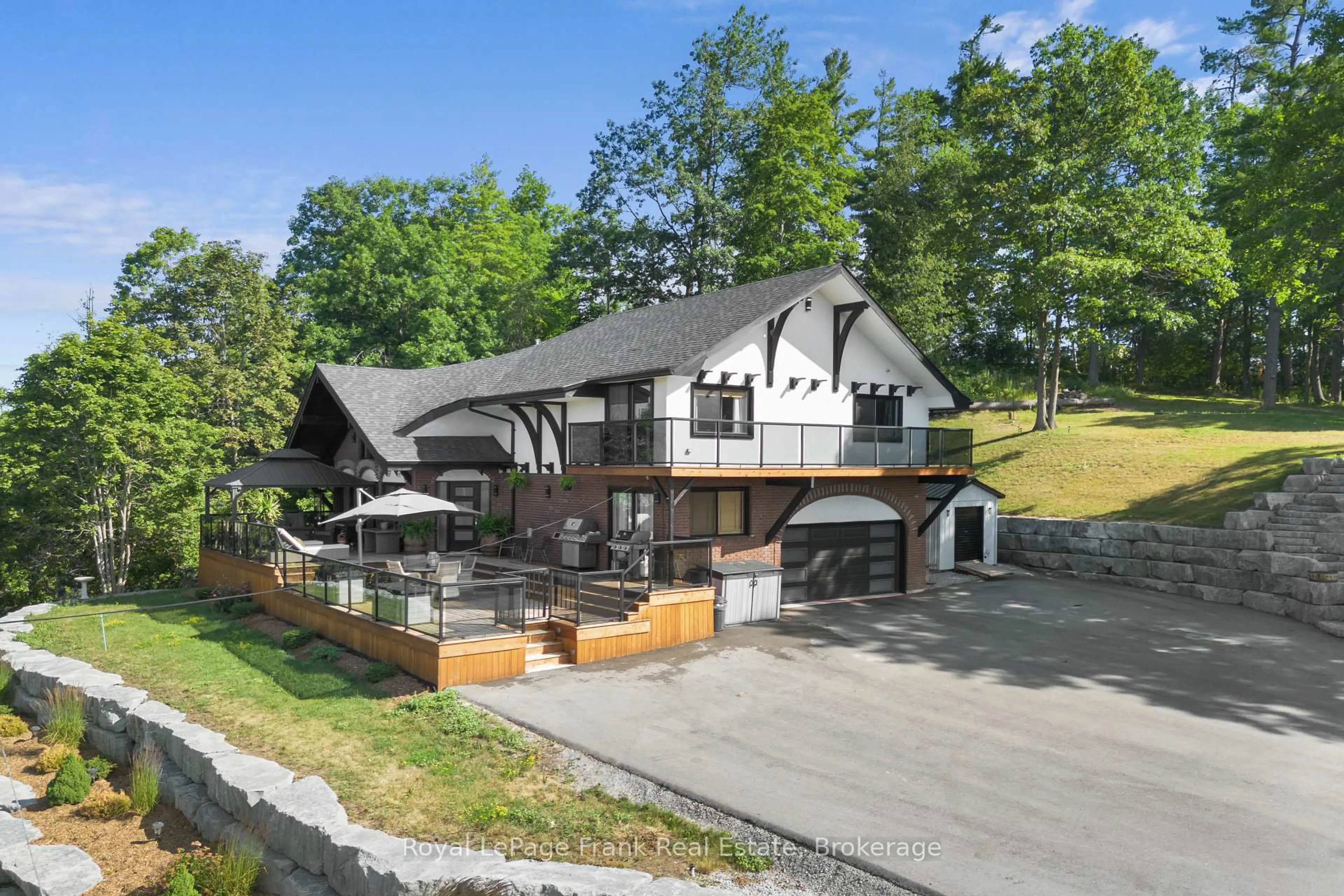Unknown for 215 Francis St, Kawartha Lakes Ontario K0M 1N0