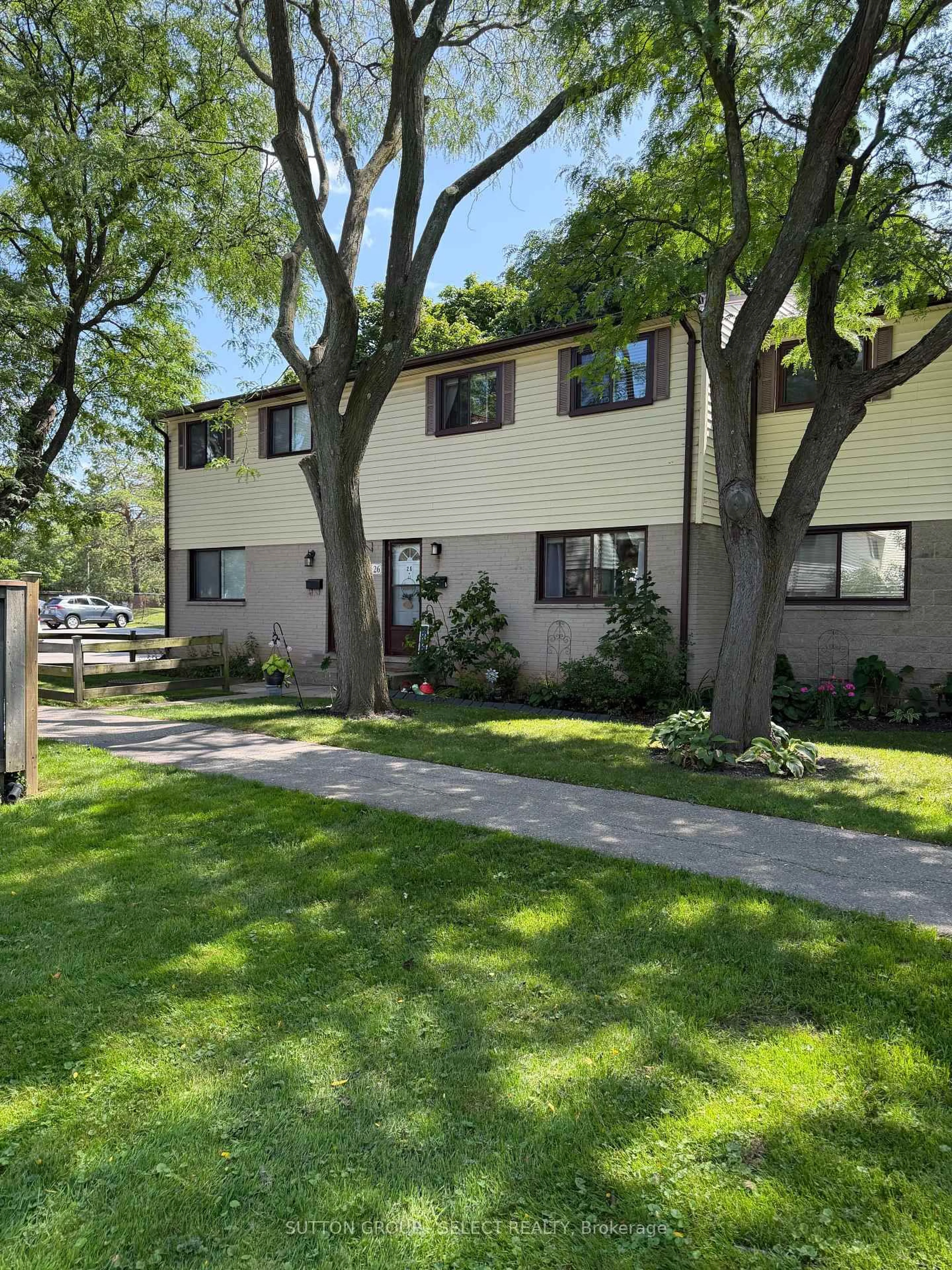 Unknown for 825 Dundalk Dr #26, London South Ontario N6C 3V6