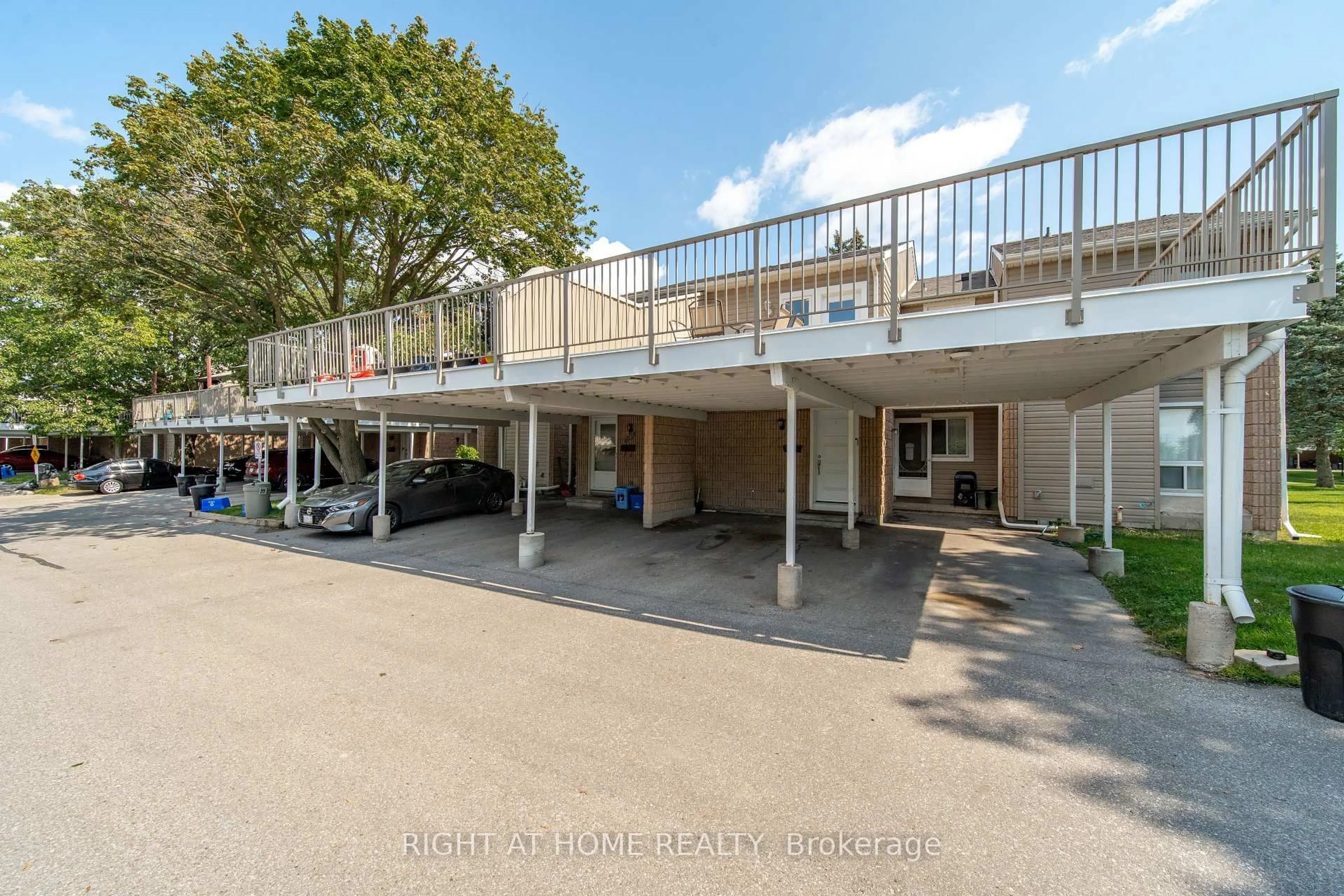 Patio, street for 65 Glamis Rd #19, Cambridge Ontario N1R 6W4
