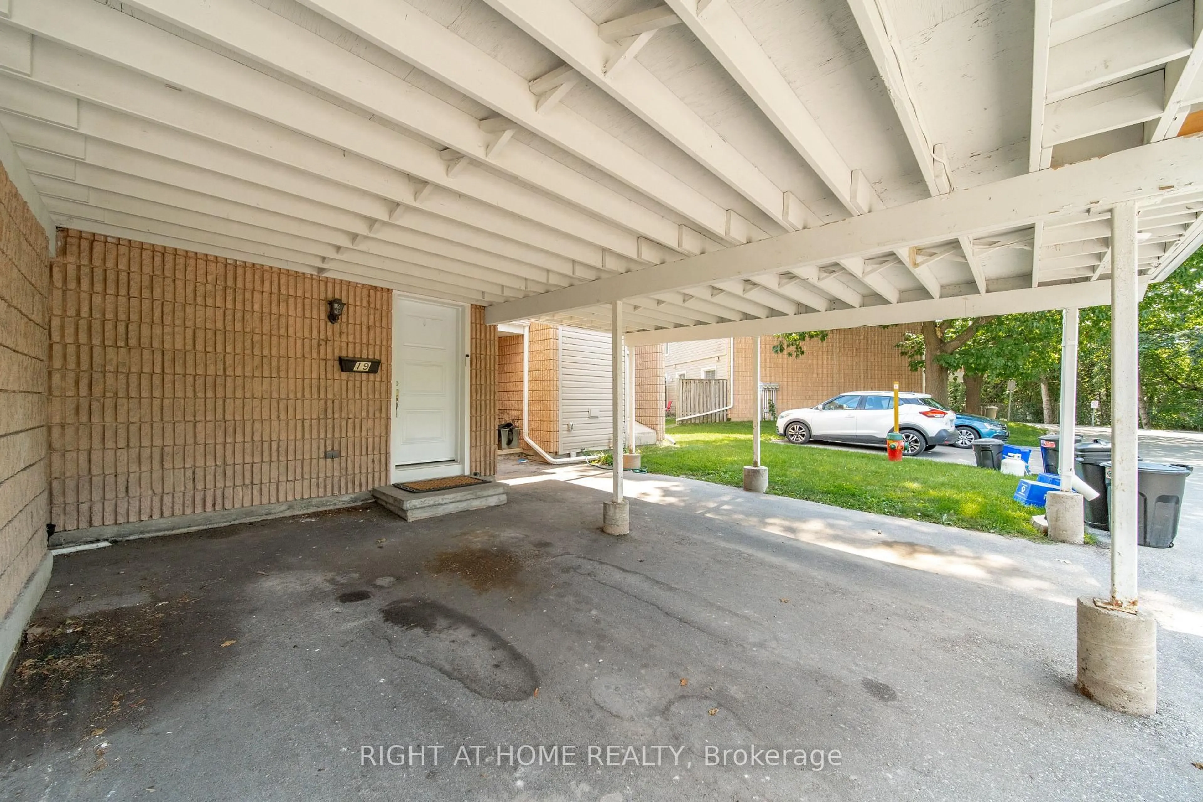 Unknown for 65 Glamis Rd #19, Cambridge Ontario N1R 6W4