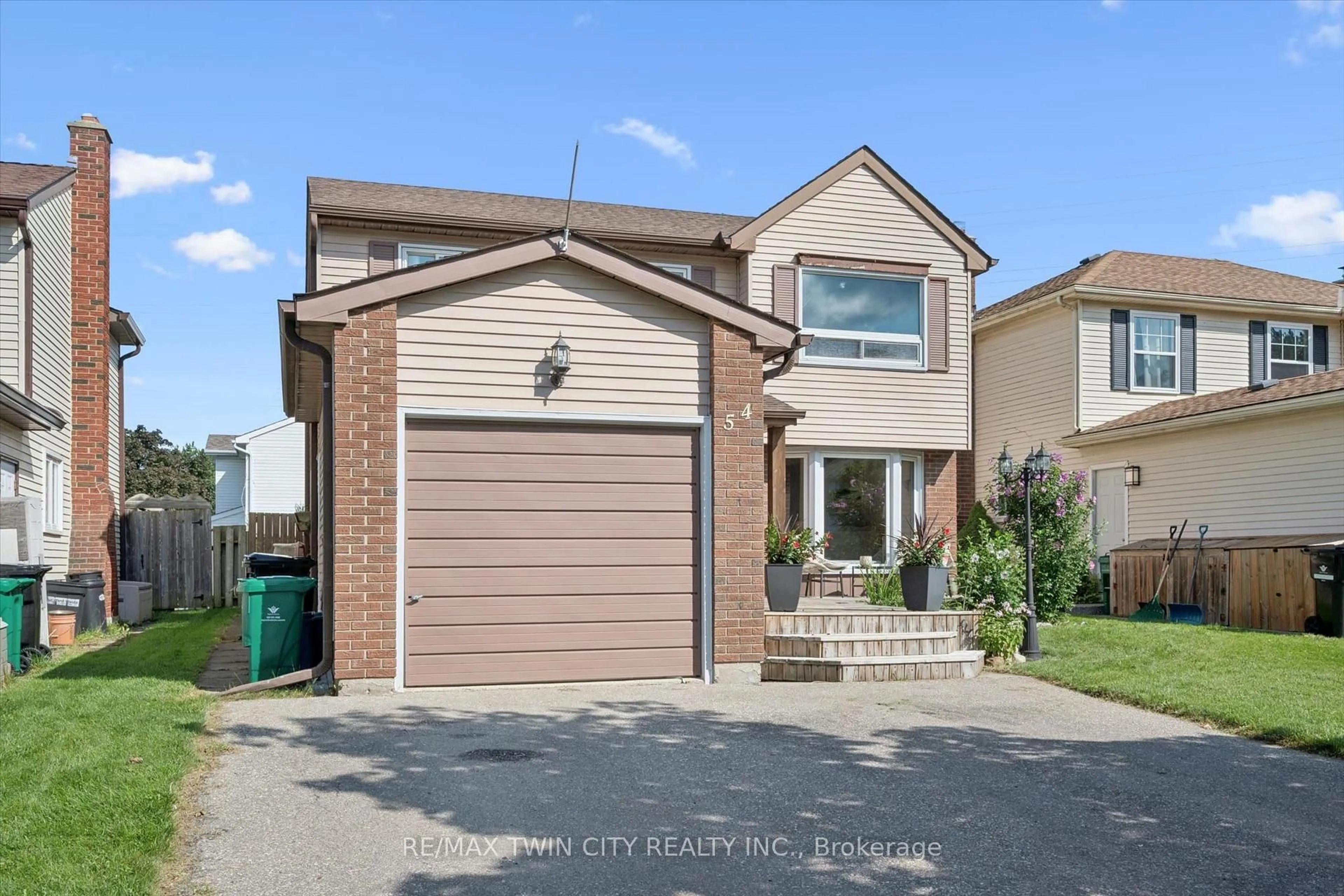 Home with brick exterior material, street for 54 Royal Orchard Pl, Kitchener Ontario N2N 1Z6