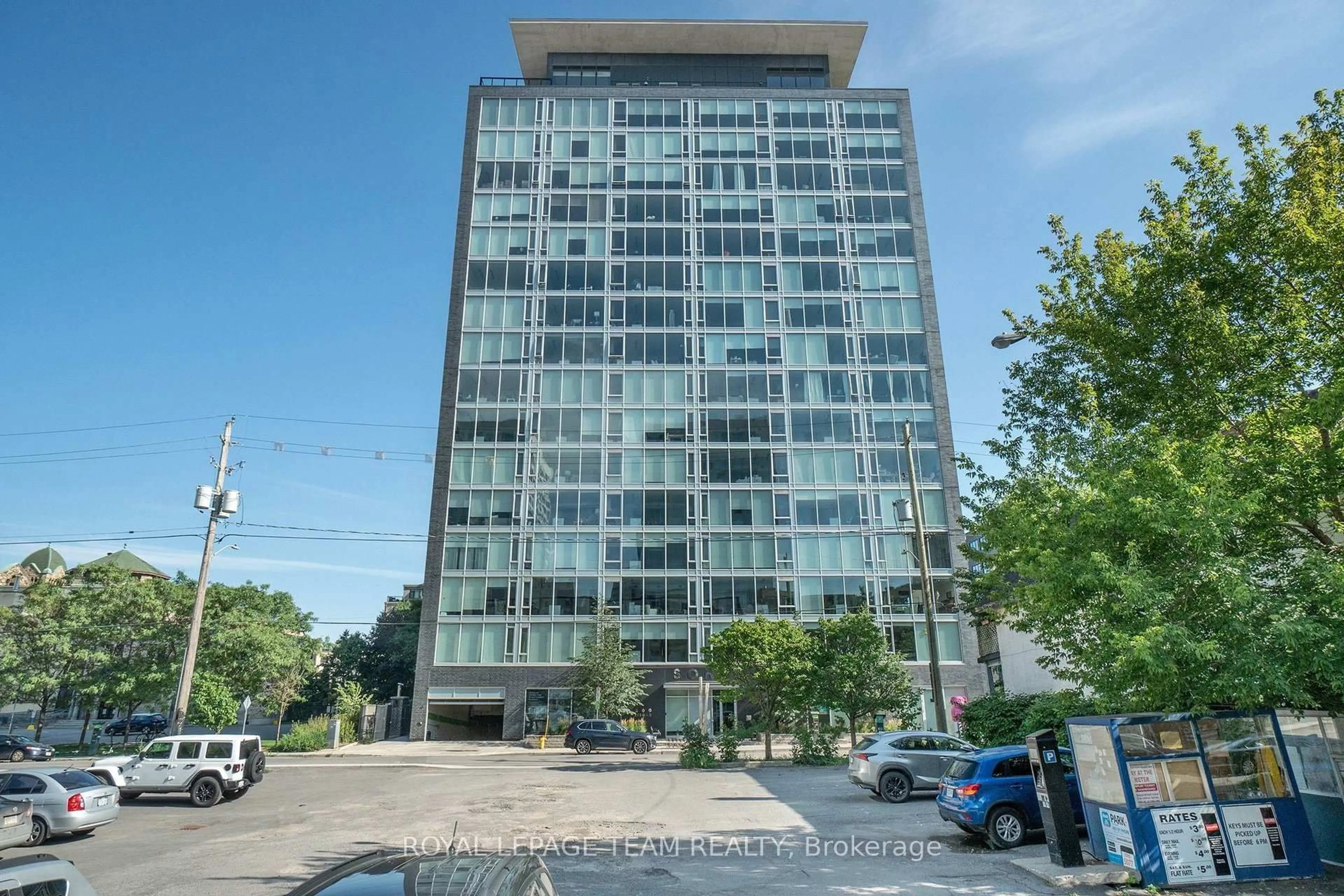 Indoor foyer for 300 Lisgar St #310, Ottawa Ontario K2P 0E2