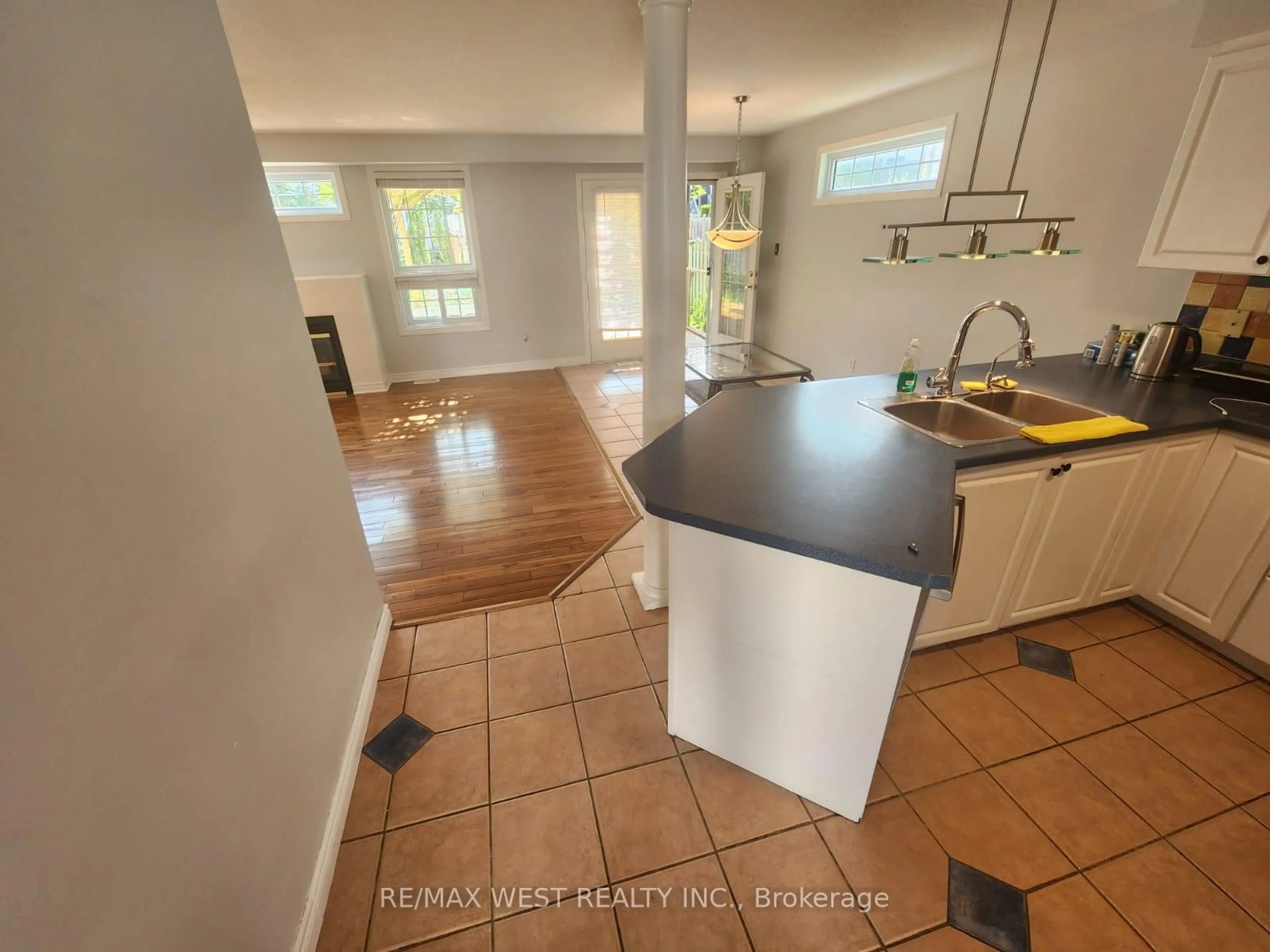 Open concept kitchen, unknown for 792 Butternut Ave, Waterloo Ontario N2V 2M3